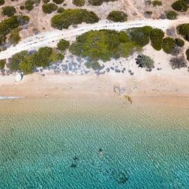 La plage Lageri, à Paros.