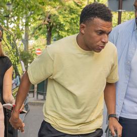 Qui est Ester Expósito, la star espagnole qui a conquis Netflix et Kylian Mbappé ?