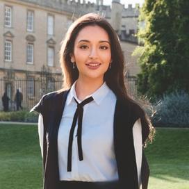 Sara Wahedi à l’université d’Oxford, le jour de la remise de son diplôme, en mai.
