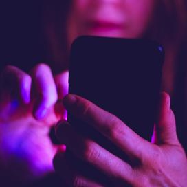 L’histoire devenue virale de Tara Heusé-Sarmini, l’entrepreneuse victime d’insulte sexiste sur LinkedIn puis condamnée par la justice.