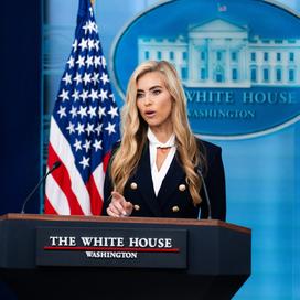 La première conférence de presse en demi-teinte de la nouvelle porte-parole de la Maison Blanche