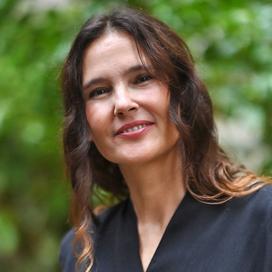 Virginie Ledoyen assiste au photocall du Rouge et le Noir lors du deuxiĂšme jour du 19e Festival du Film francophone dâAngoulĂȘme, le 25 AoĂ»t 2026.