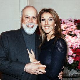 «Adolescente, elle dormait avec une photo de lui sous son oreiller» : Céline Dion et René Angélil, une histoire d’amour hors du commun