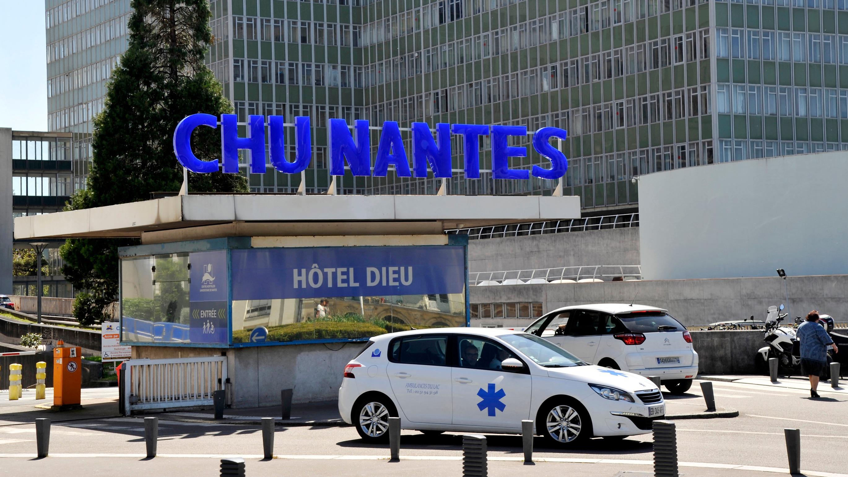 Nantes : un blessé par balles conduit au CHU, son chauffeur prend la fuite