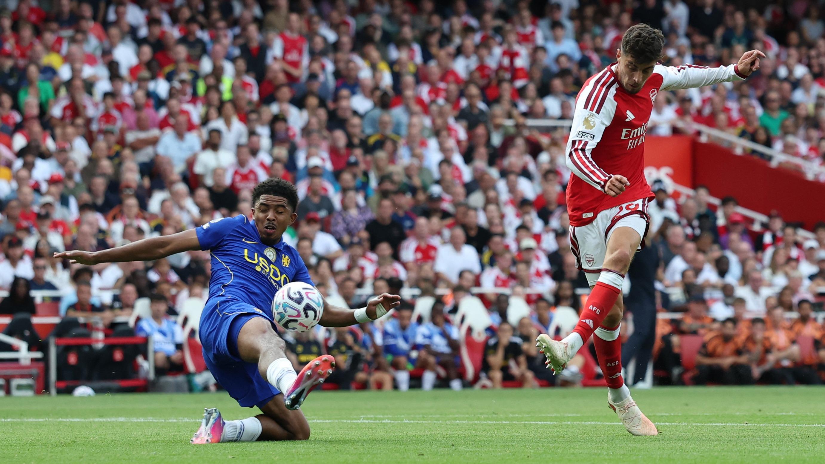 EN DIRECT - Arsenal-Chelsea : les Gunners et les Blues se rendent coup pour coup dans un derby de Londres très animé