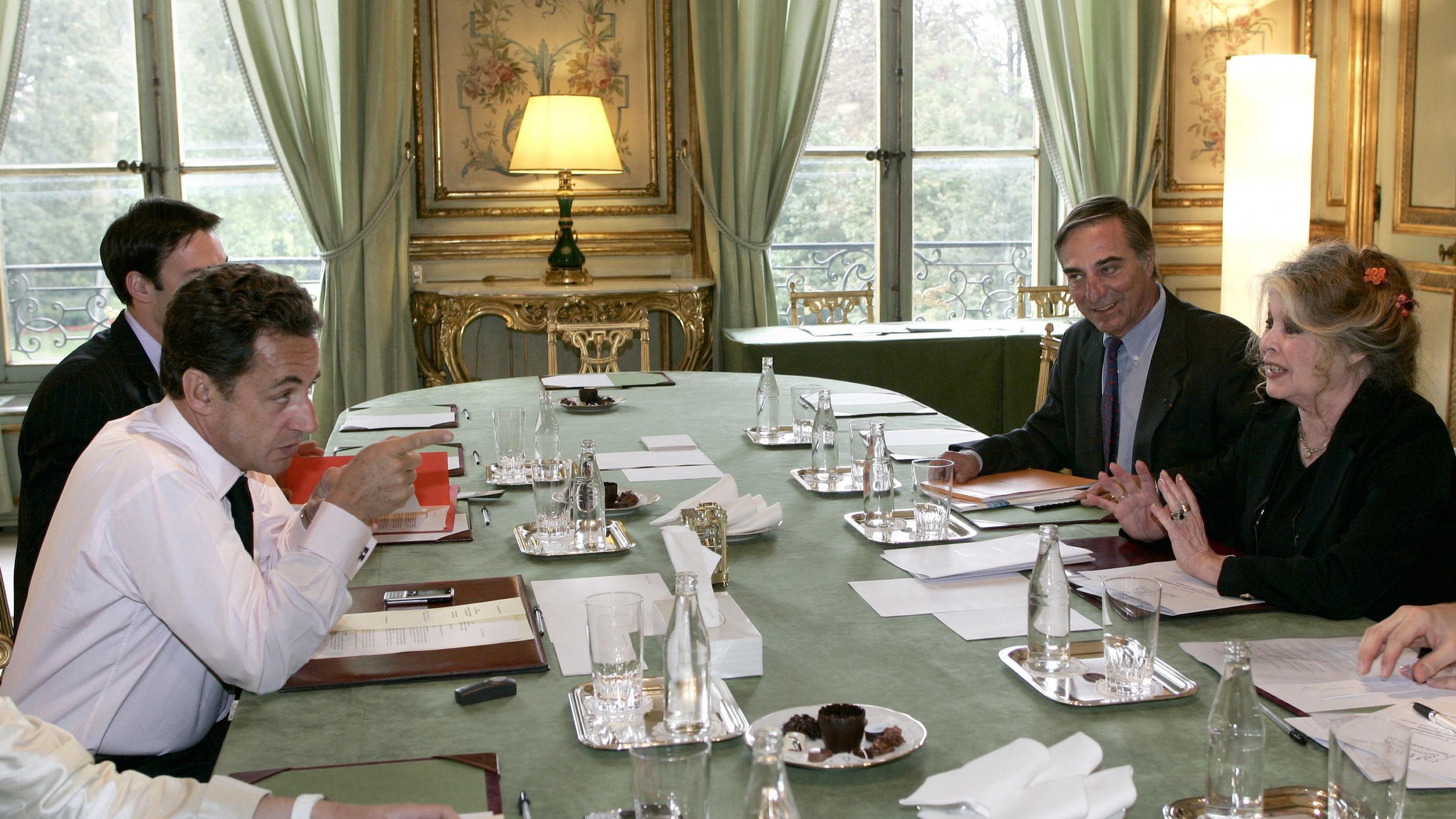 Chirac « roi des menteurs », lune de miel avec Giscard... Brigitte Bardot et les politiques, je t’aime moi non plus