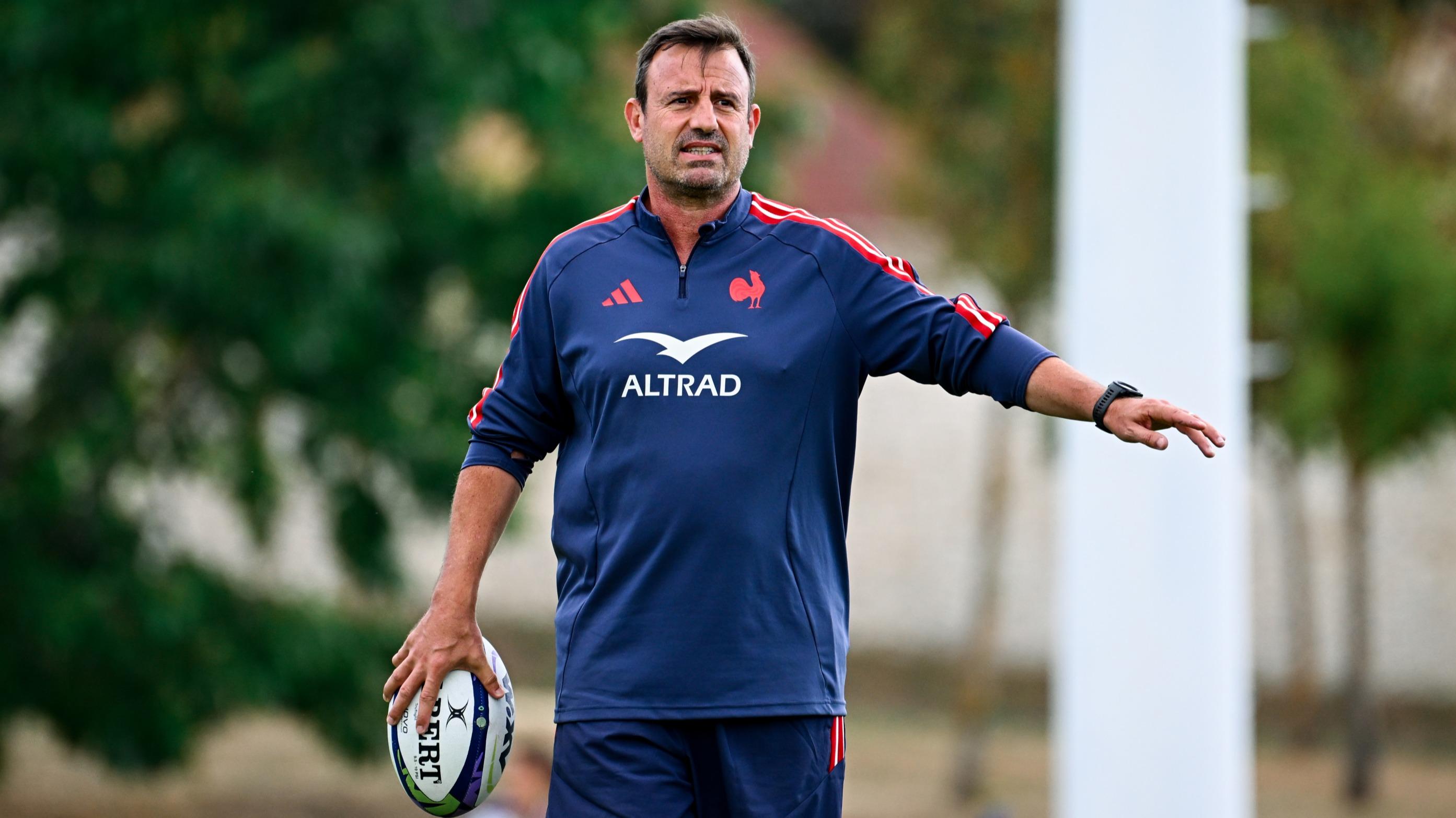 Rugby : «Avoir du vécu collectif et étendre notre profondeur d’effectif», les ambitions de François Ratier pour les Bleues