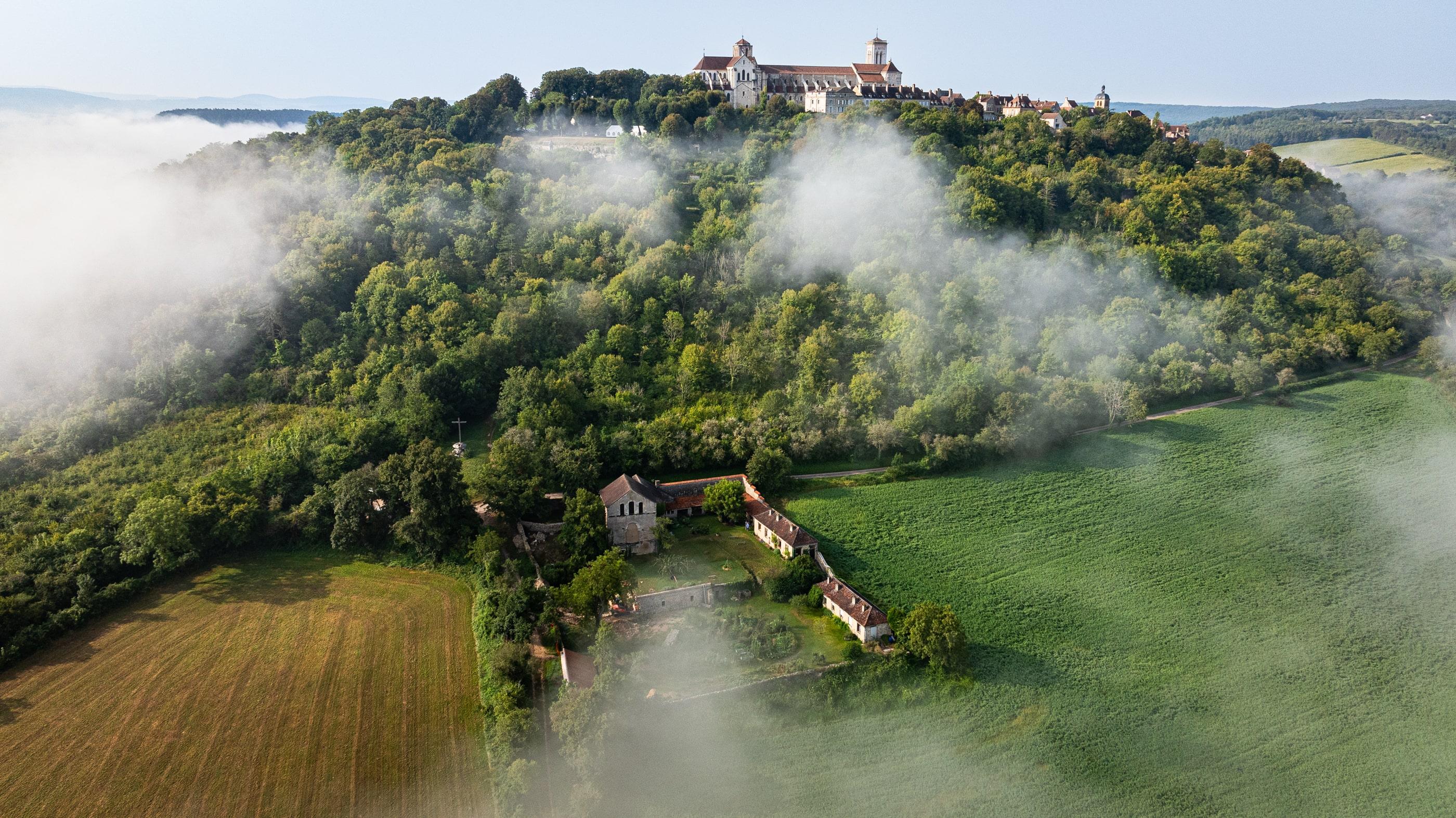 À l’ermitage de La Cordelle, les frères franciscains ont appris à cohabiter avec les archéologues