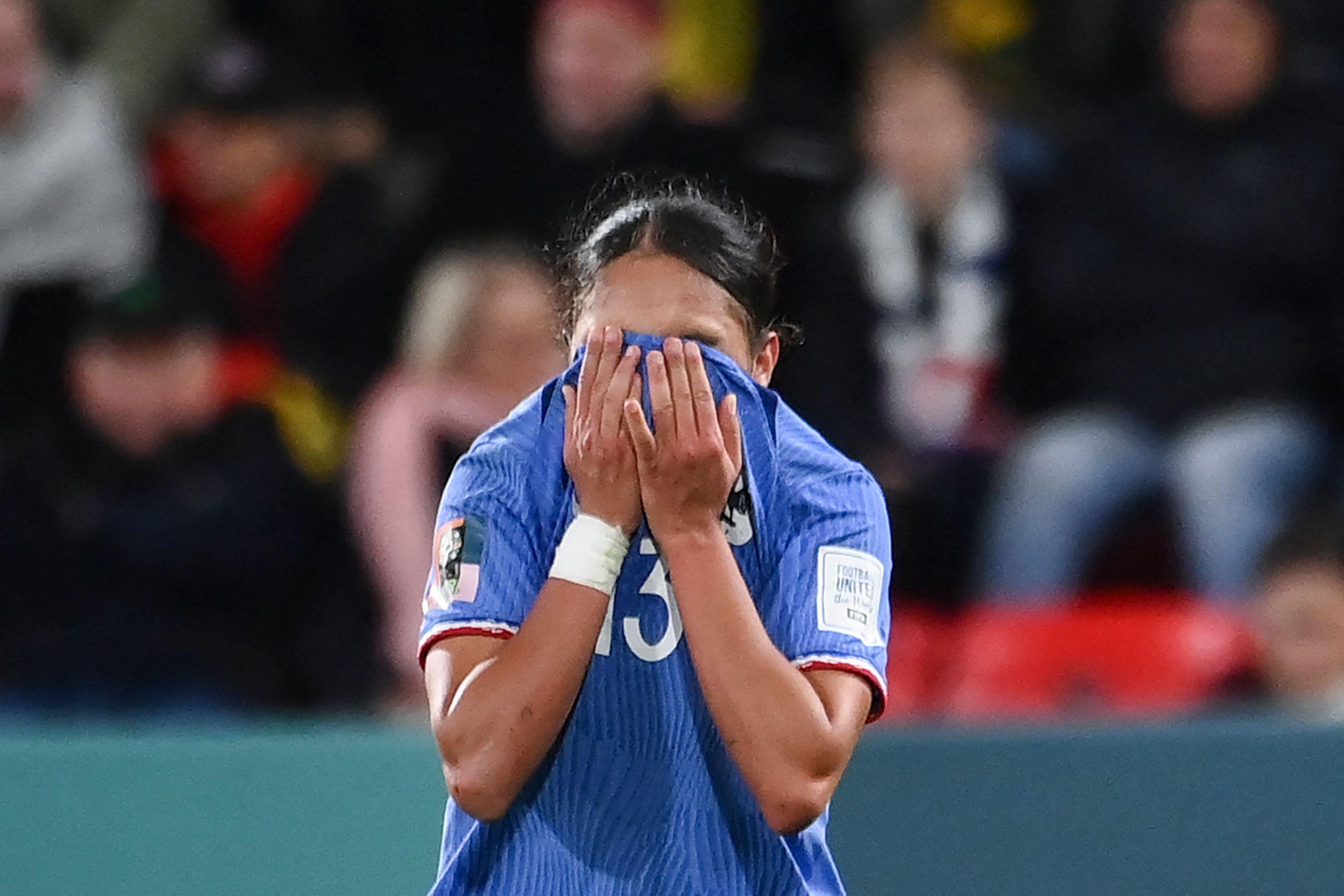 Coupe du monde féminine : Selma Bacha touchée à la cheville droite