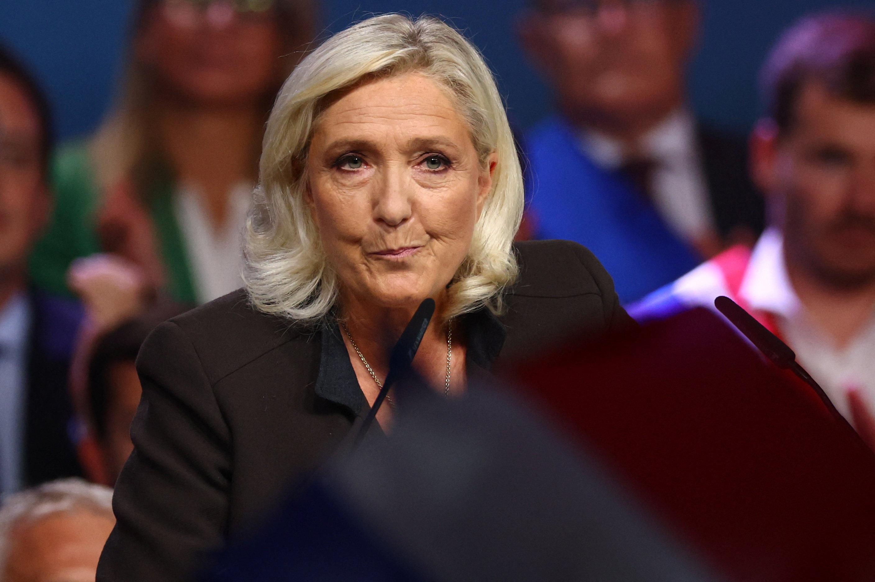 Guerre en Ukraine : «Nous ne pouvons plus» l'aider autant, indique Marine Le Pen