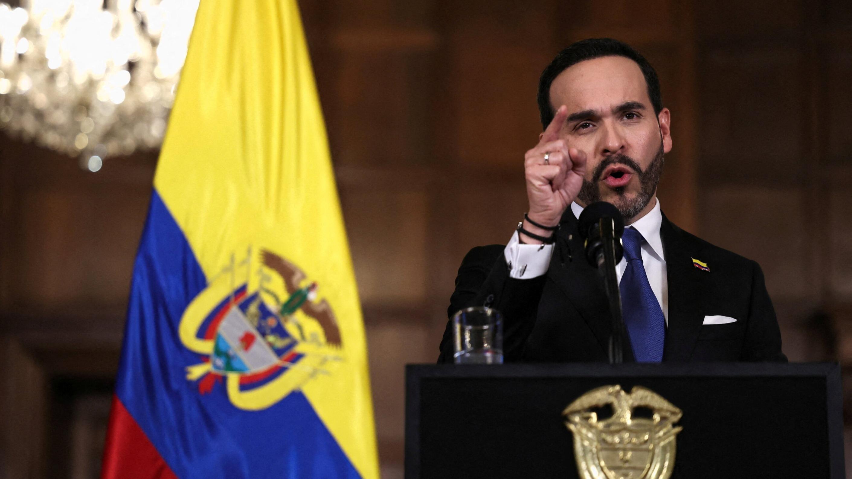 Colombie : le président Abelardo de la Espriella utilise la manière forte contre les guérillas