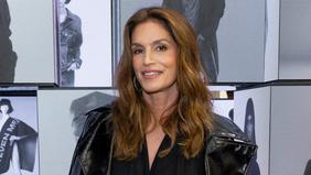 «25 ans et quelques tempêtes» : Cindy Crawford décortique la longévité ...