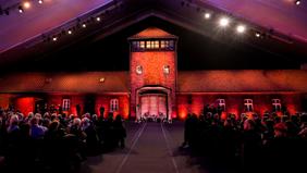 Rainer Höss à propos de sa grand-mère, personnage du film La Zone d ...