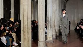 Fashion Week : à Florence, les costumes montent le volume face à Ozempic