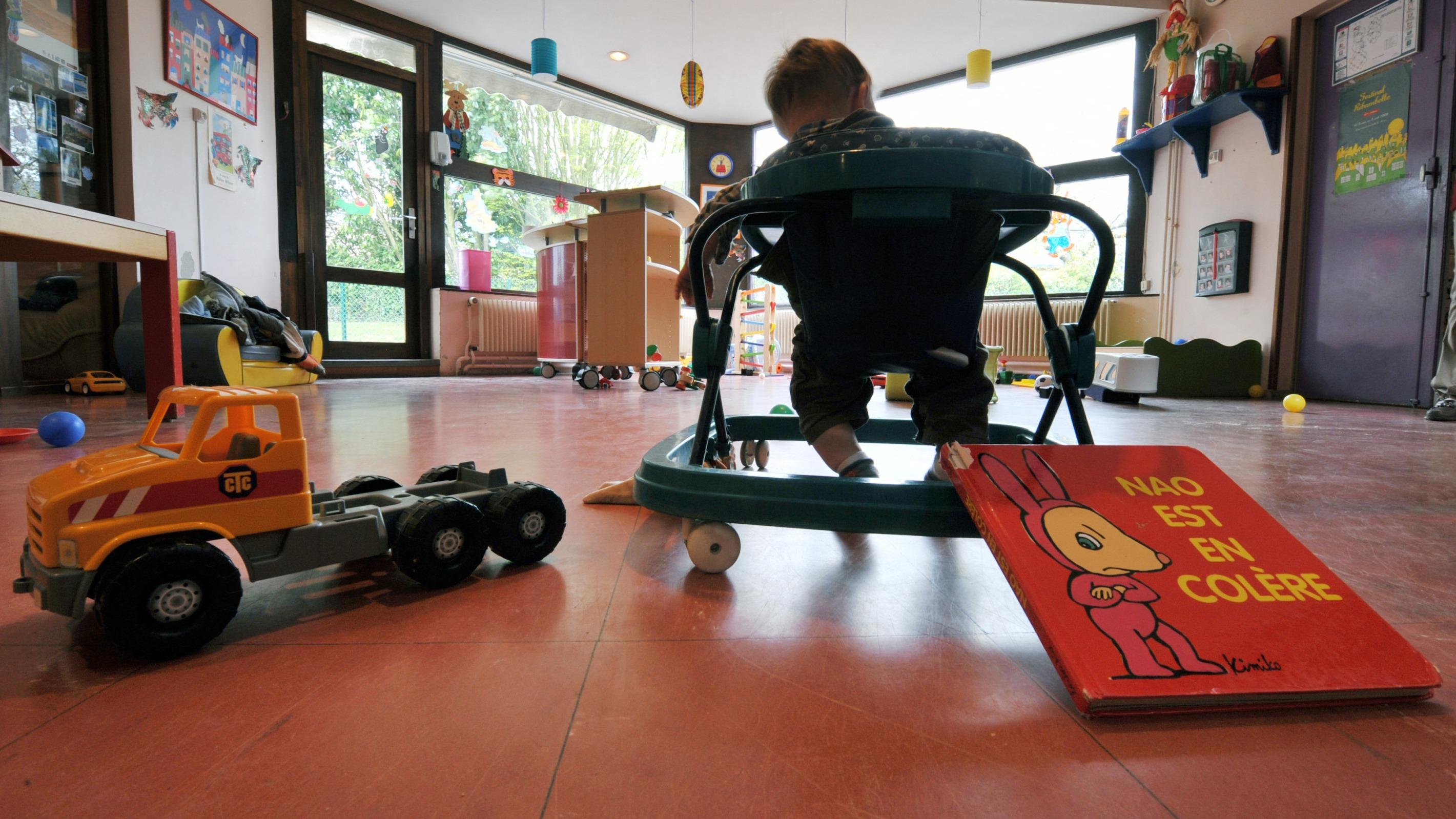 Essonne : 12 enfants d’une crèche retrouvés parqués dans une voiture, deux assistantes maternelles interpellées