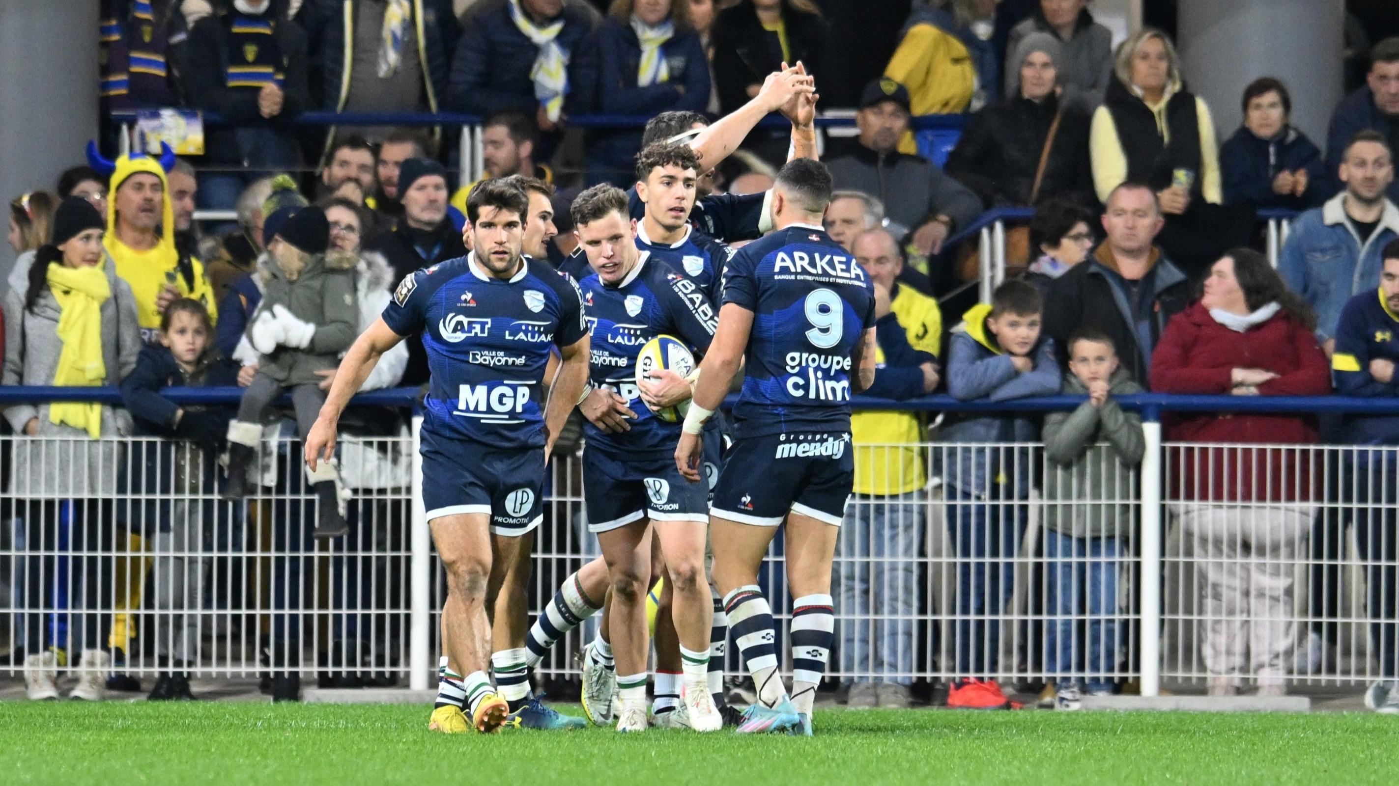 Top 14 : le Racing déroule, Bayonne crée la surprise à Clermont, Brive flanche