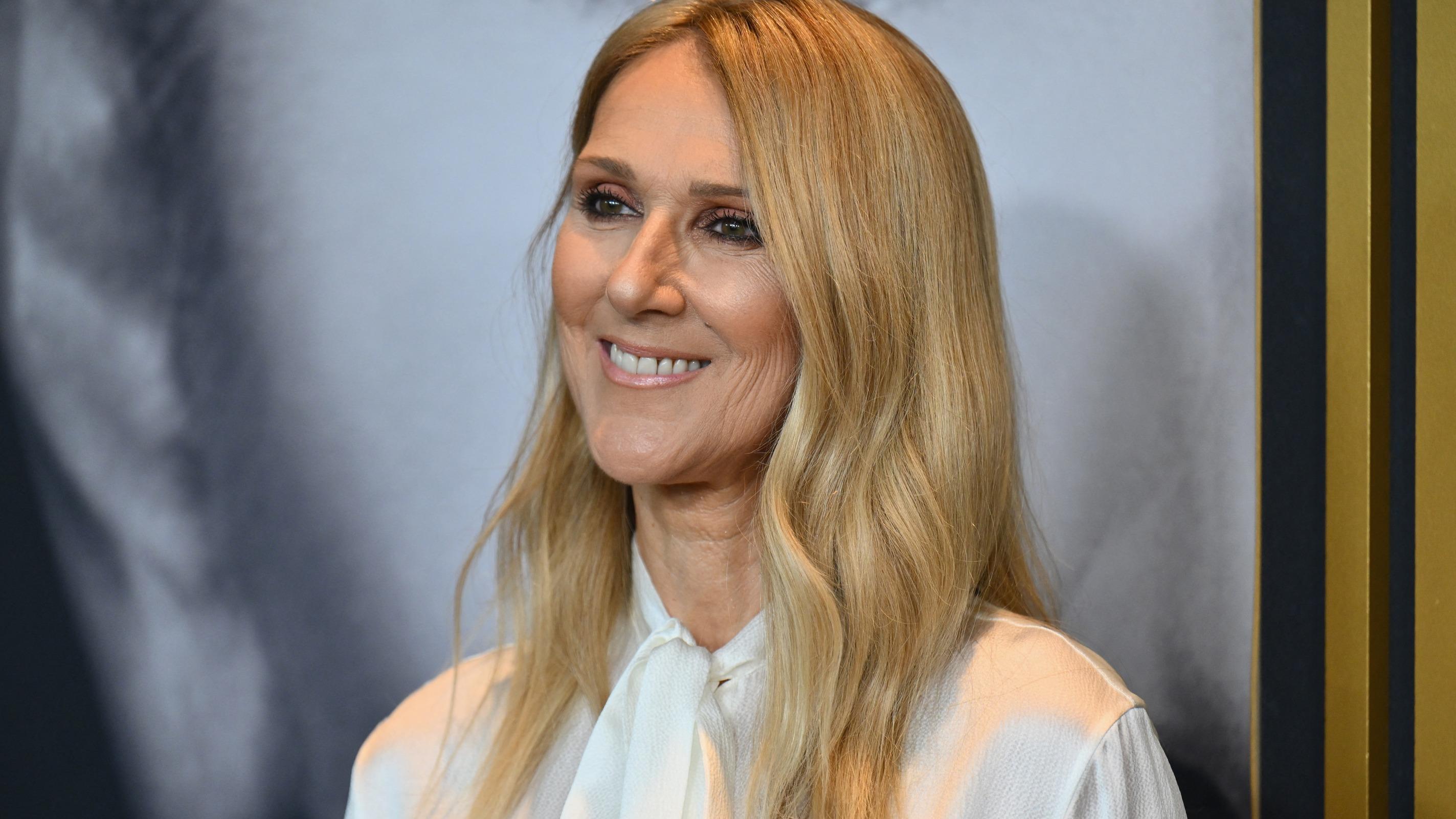 La performance de Céline Dion en clôture du défilé anniversaire Elie Saab