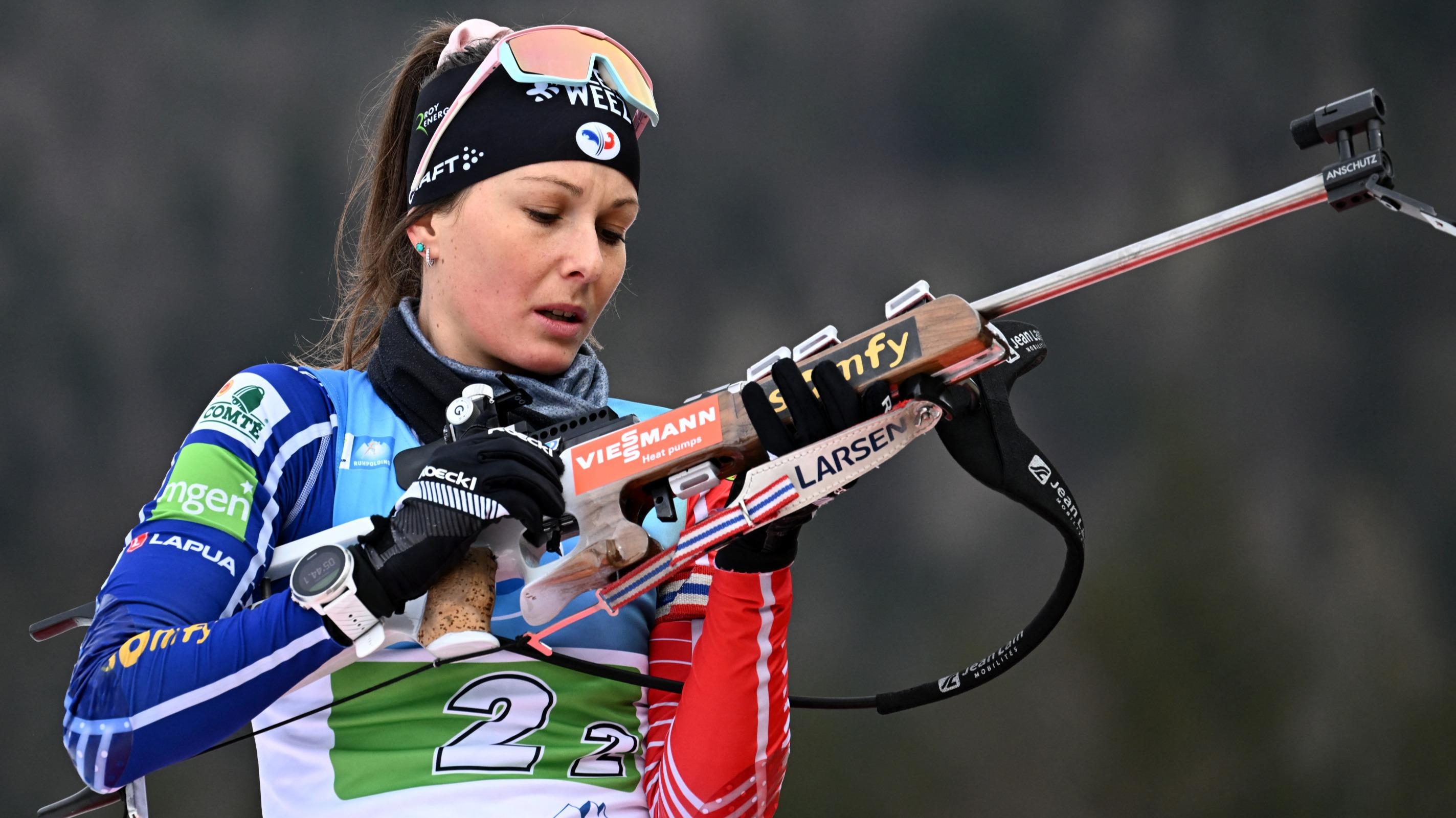 Biathlon : Chloé Chevalier stoppe sa carrière à 29 ans