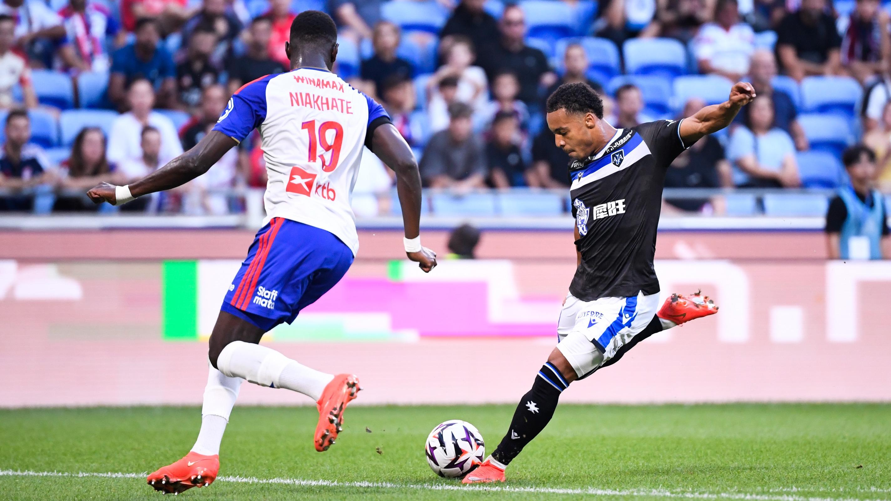 EN DIRECT - Lyon-Auxerre : les Gones basculent en tête à la pause
