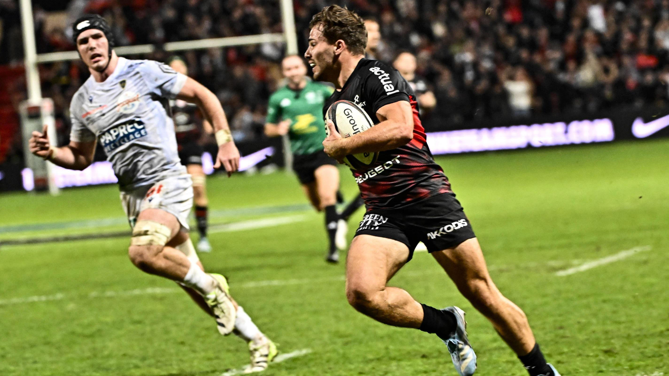 Top 14 : en vidéo, le retour fracassant d’Antoine Dupont, auteur d’un triplé en neuf minutes