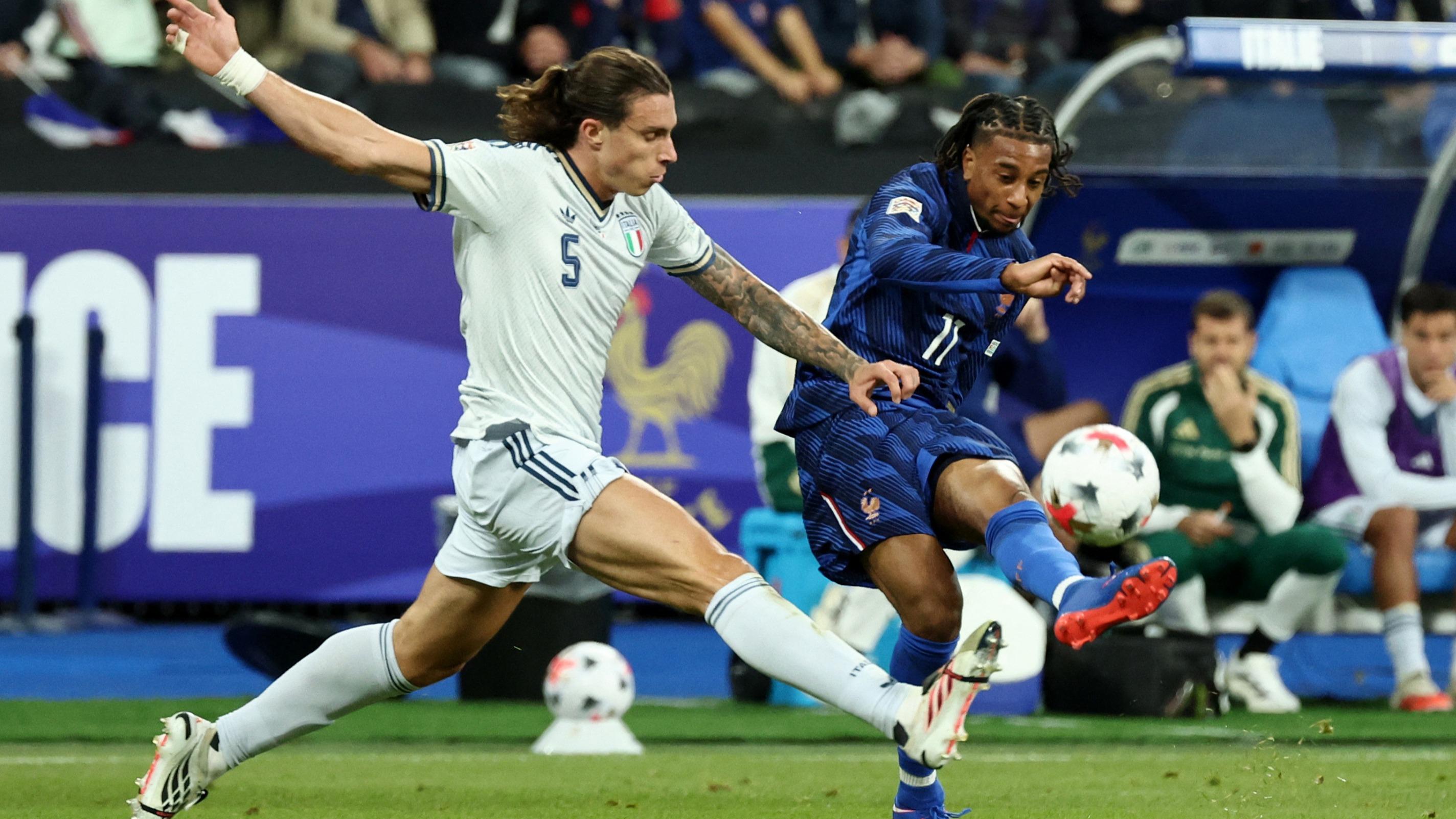EN DIRECT - France-Italie : sauvés par Maignan, les Bleus de Zidane butent sur un mur