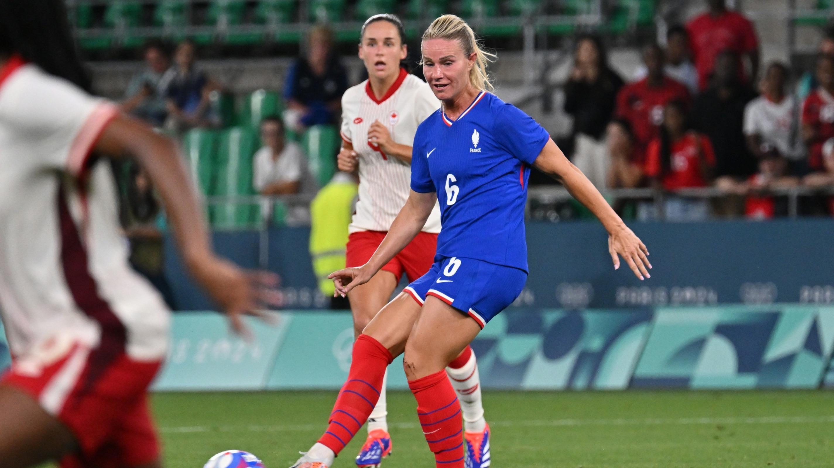 Foot (F) : Bonadéi salue la carrière d’Amandine Henry, «une source d'inspiration pour toutes les jeunes joueuses»