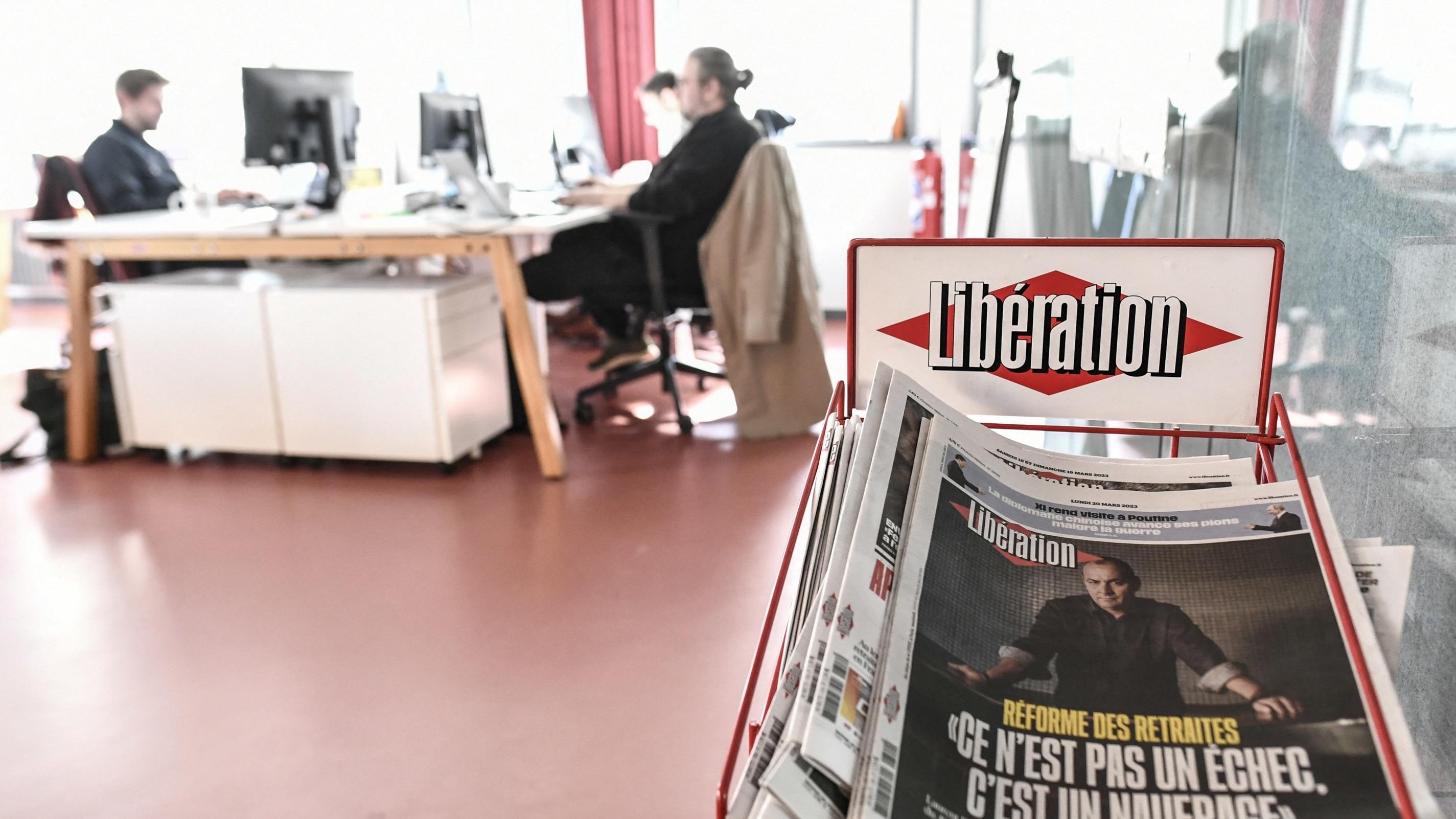 Vol d’articles via l’IA : Libération et une quarantaine de journaux attaquent un site pirate