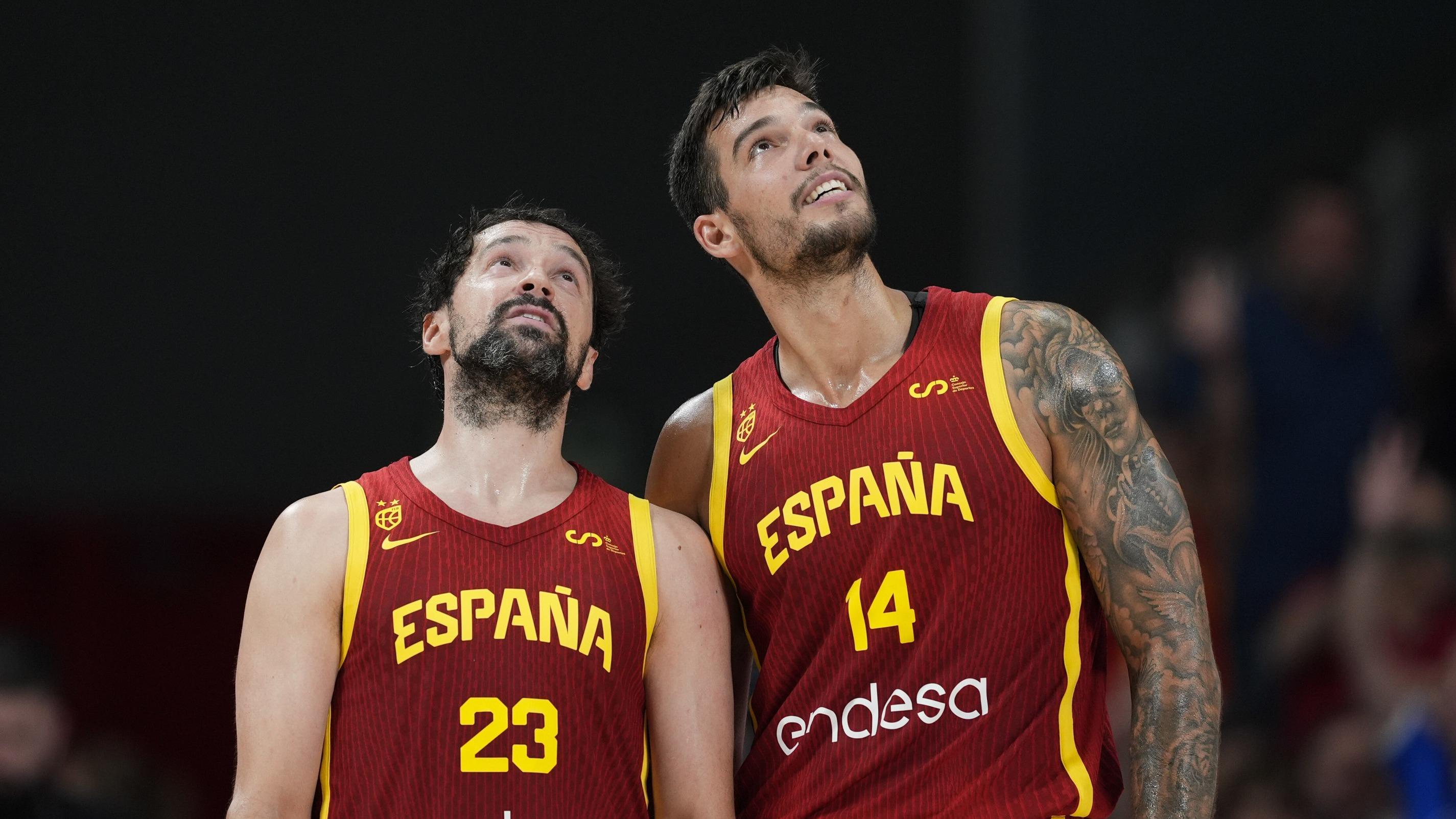 JO Paris 2024 : privés de cérémonie, les basketteurs espagnols défilent à Lille dans un stade vide