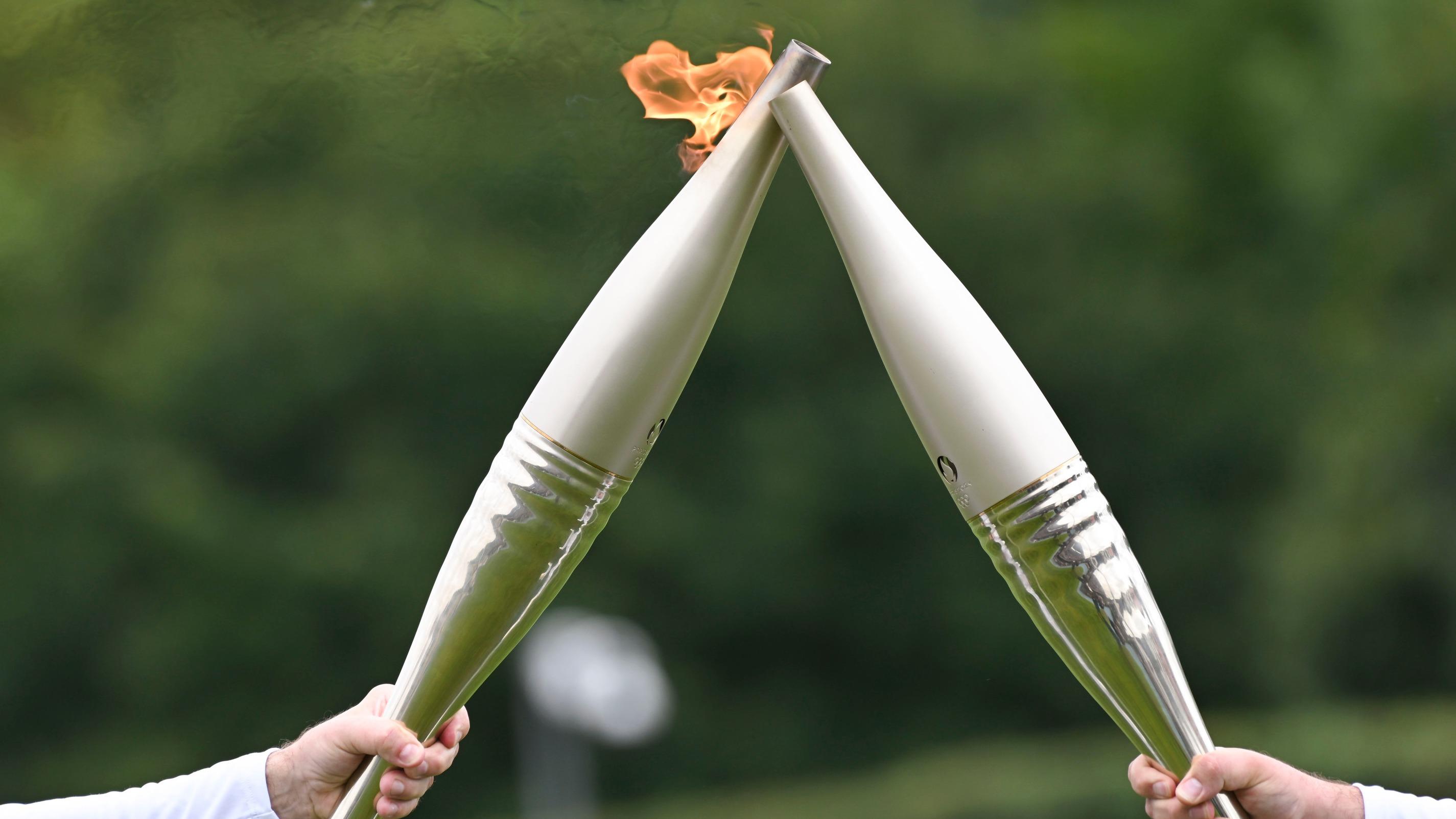 EN DIRECT - Jeux paralympiques : la flamme scintille dans Paris avant l’allumage de la vasque place de la Concorde