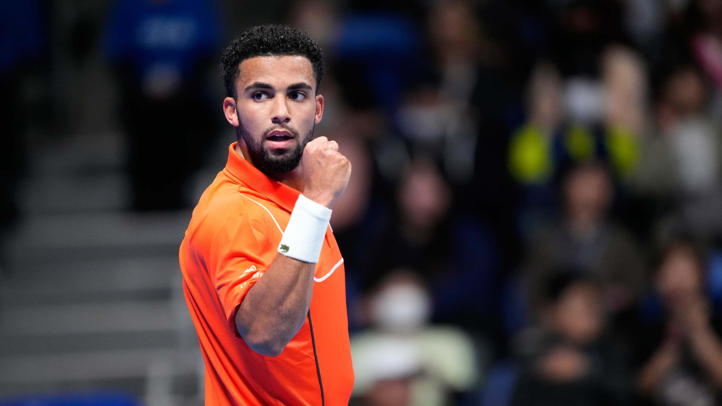 Tennis : Fils sort le grand jeu pour éliminer Shelton en quarts à Tokyo