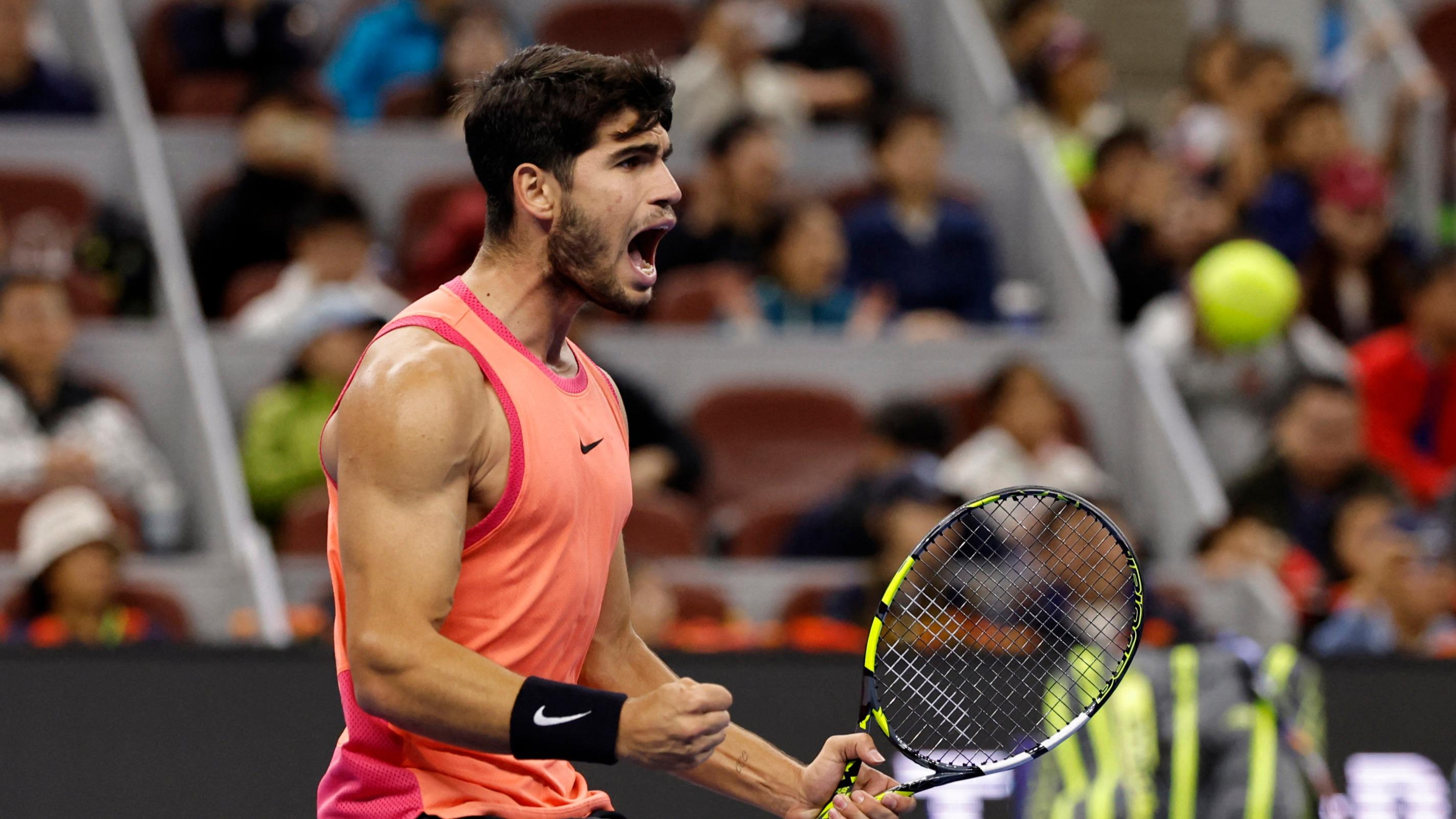 Tennis : Alcaraz écarte Medvedev et file en finale à Pékin