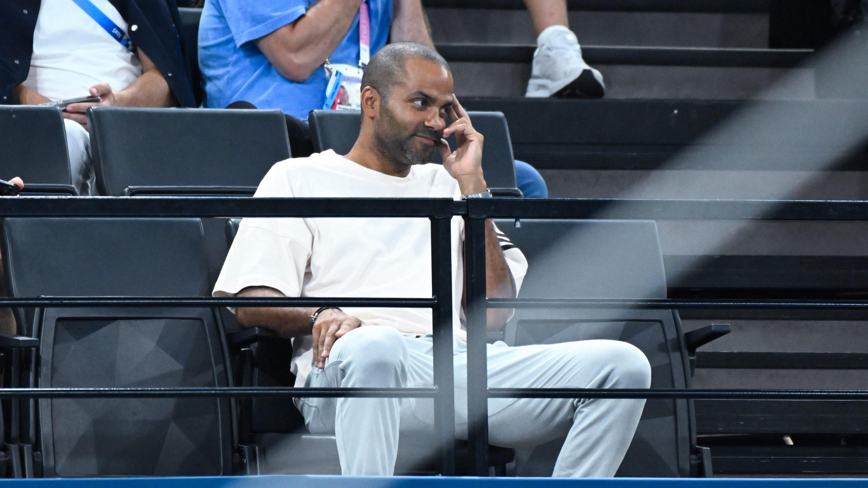 Course hippique : Tony Parker extasié devant la victoire de sa pouliche à Longchamp