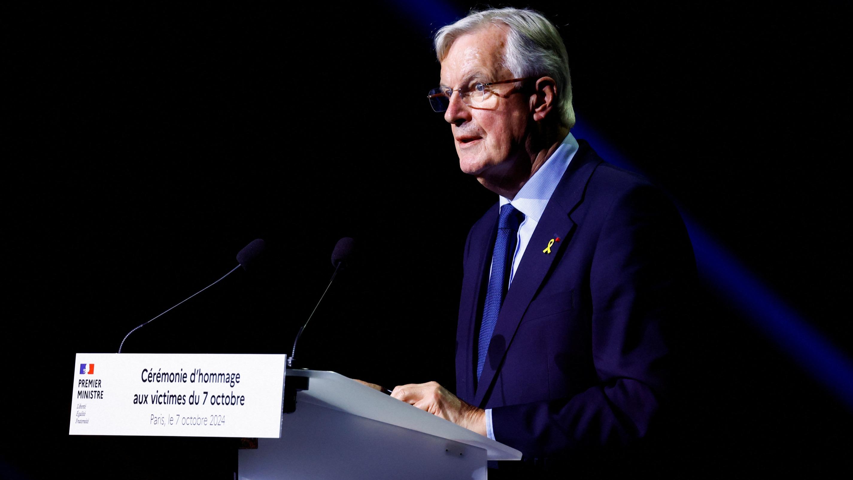 7-Octobre : Emmanuel Macron hué lors d’un discours de Michel Barnier en hommage aux victimes et otages