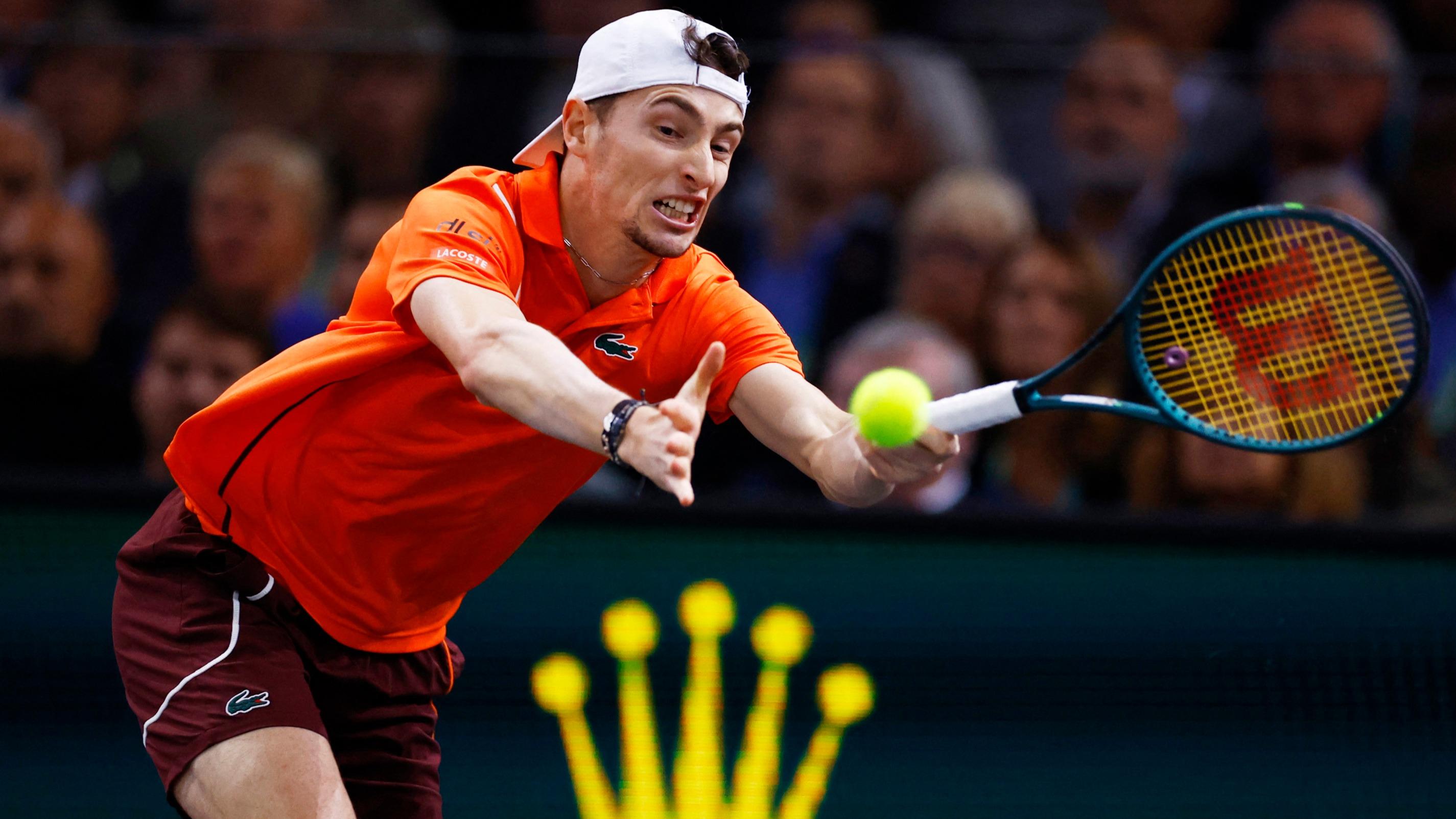 EN DIRECT - Rolex Paris Masters : la finale vire au cauchemar pour Humbert, dos au mur dans le deuxième set