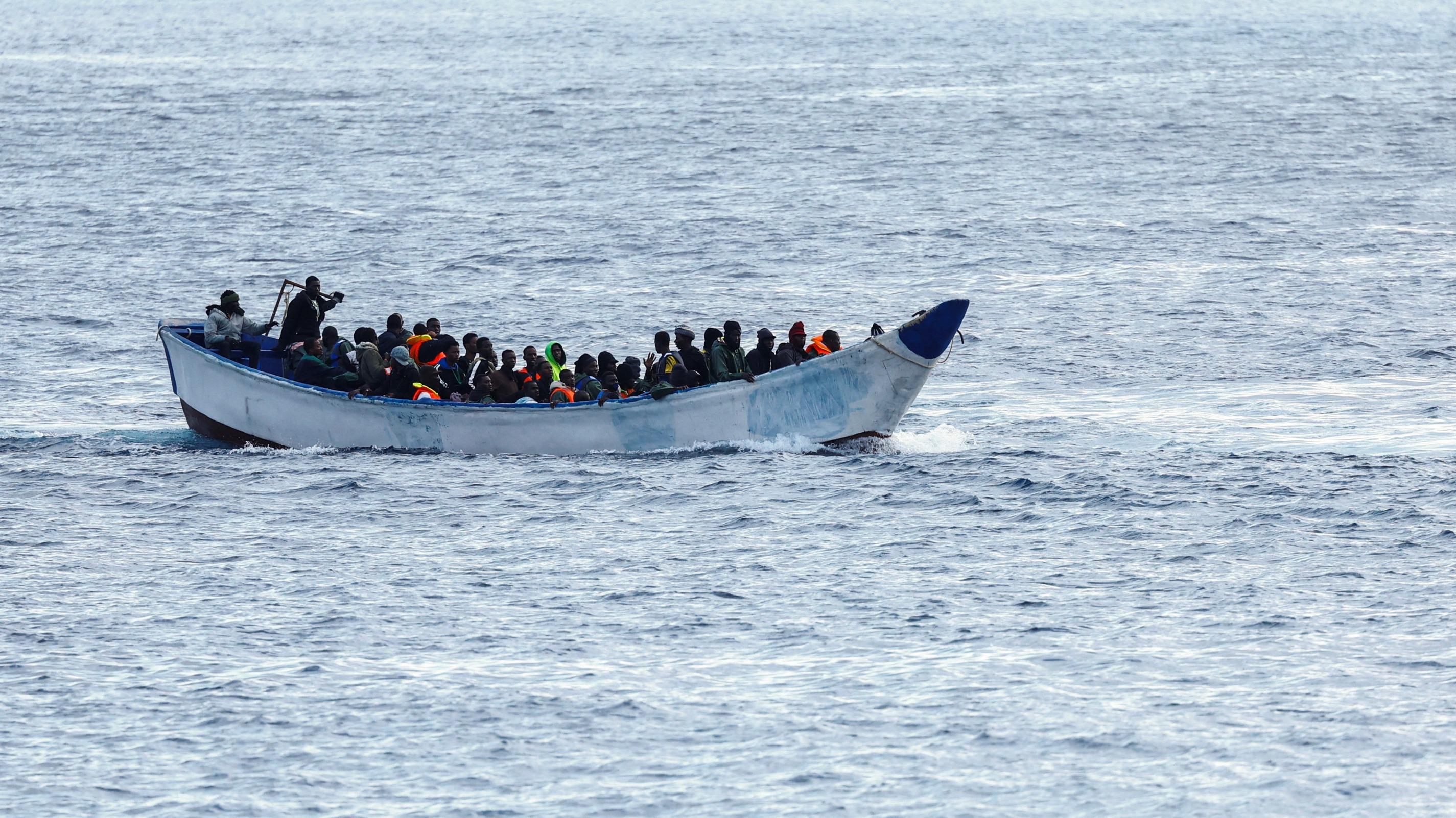 44 migrants portés disparus en Méditerranée après un naufrage