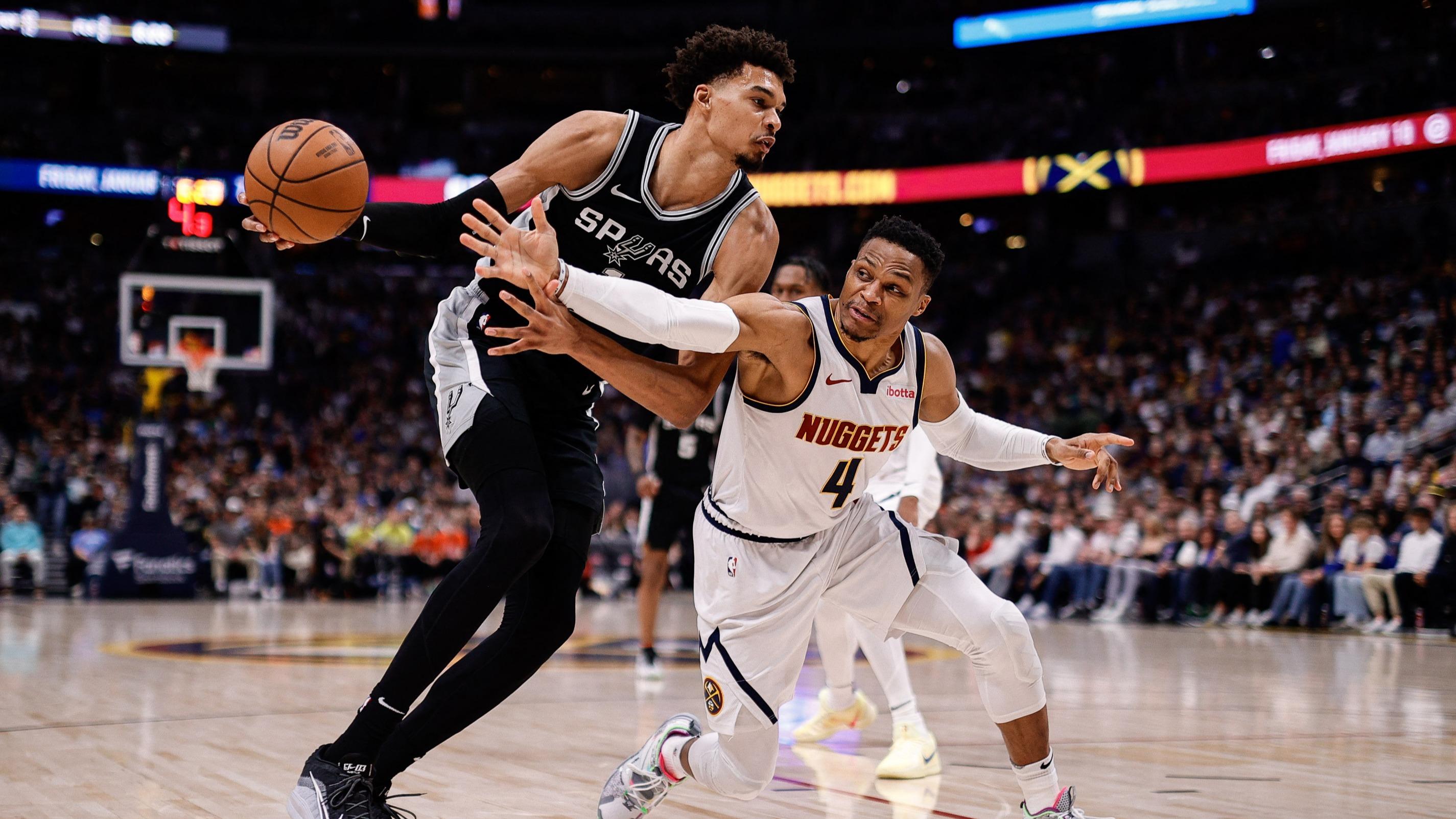 NBA : Wembanyama vainqueur d’un duel de géants face à Jokic, LeBron dépasse Jordan, OKC ne s’arrête plus