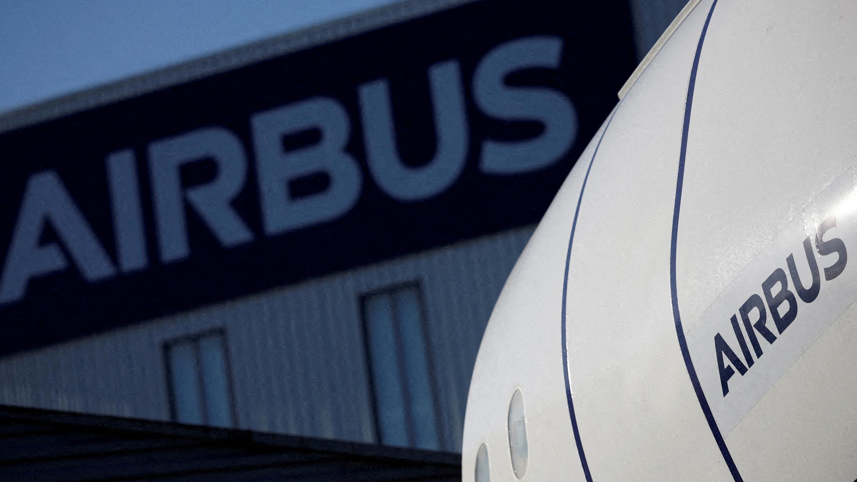 Des dizaines d’avions Airbus en attente d’être livrés faute de moteurs et de toilettes