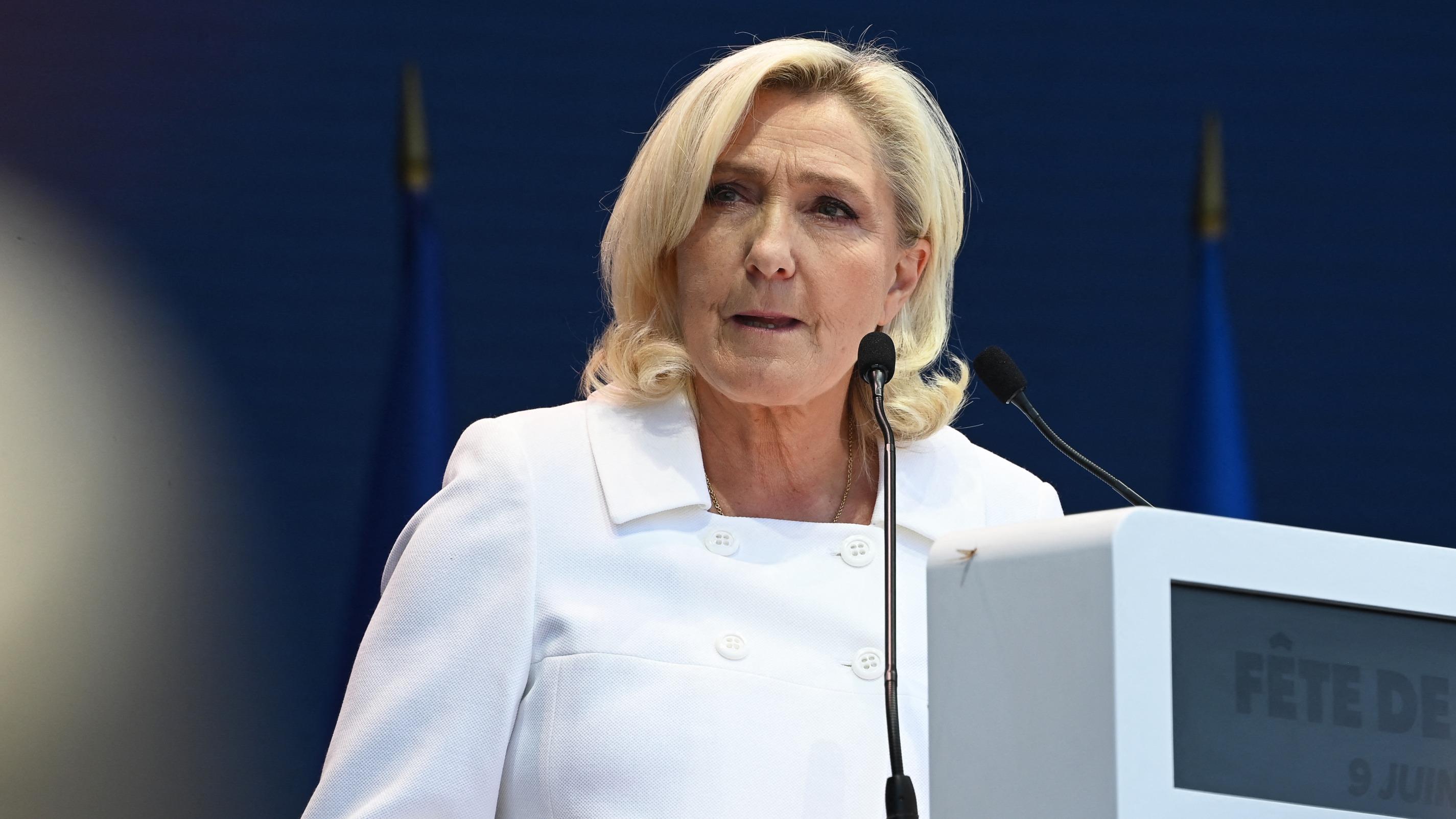Violence des mineurs : Il faut arrêter avec le concours Lépine des propositions les plus stupides, cingle Marine Le Pen