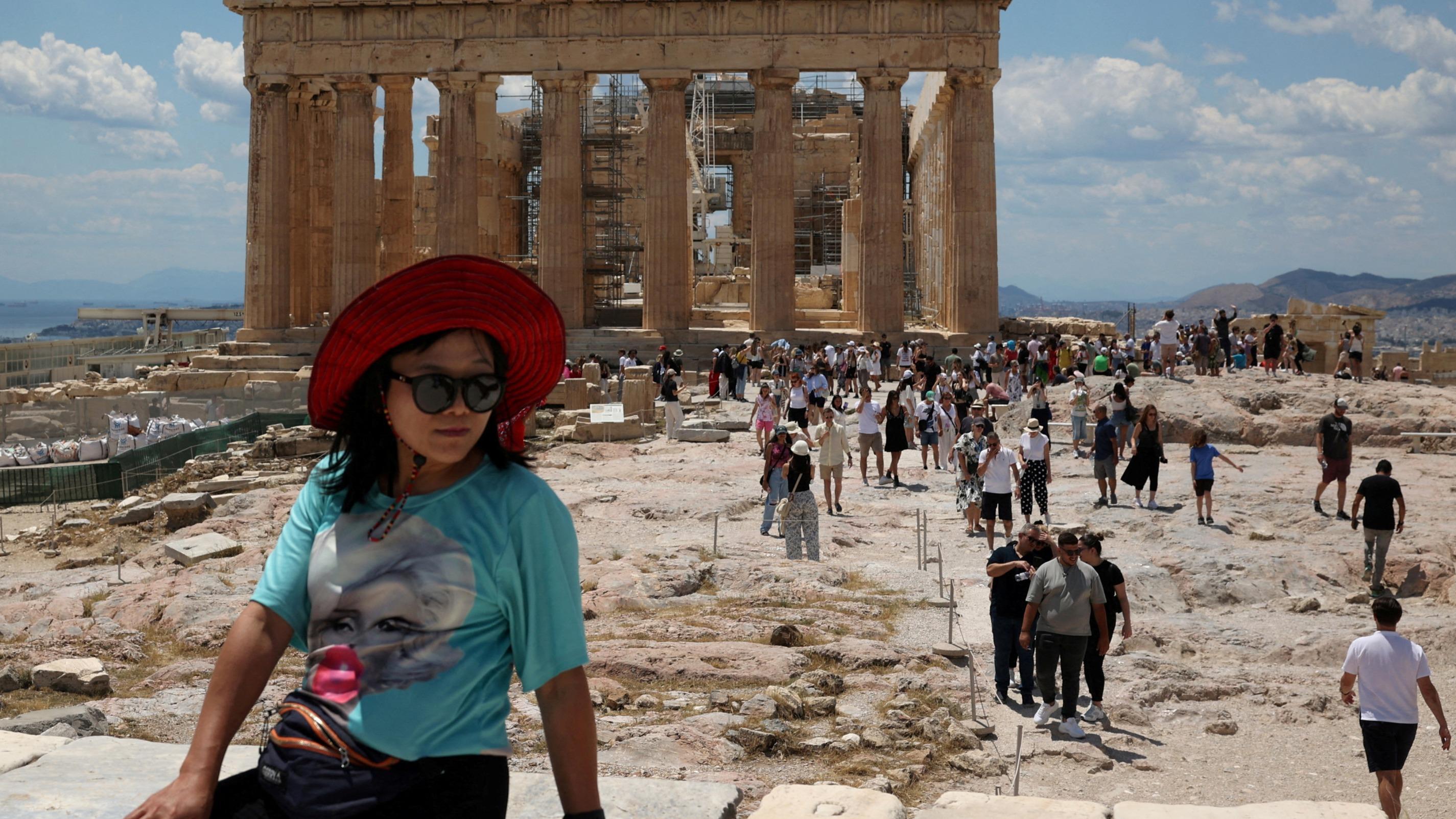 Paulin Césari : Le touriste rêve d’ailleurs pour voir s’il s’y trouve