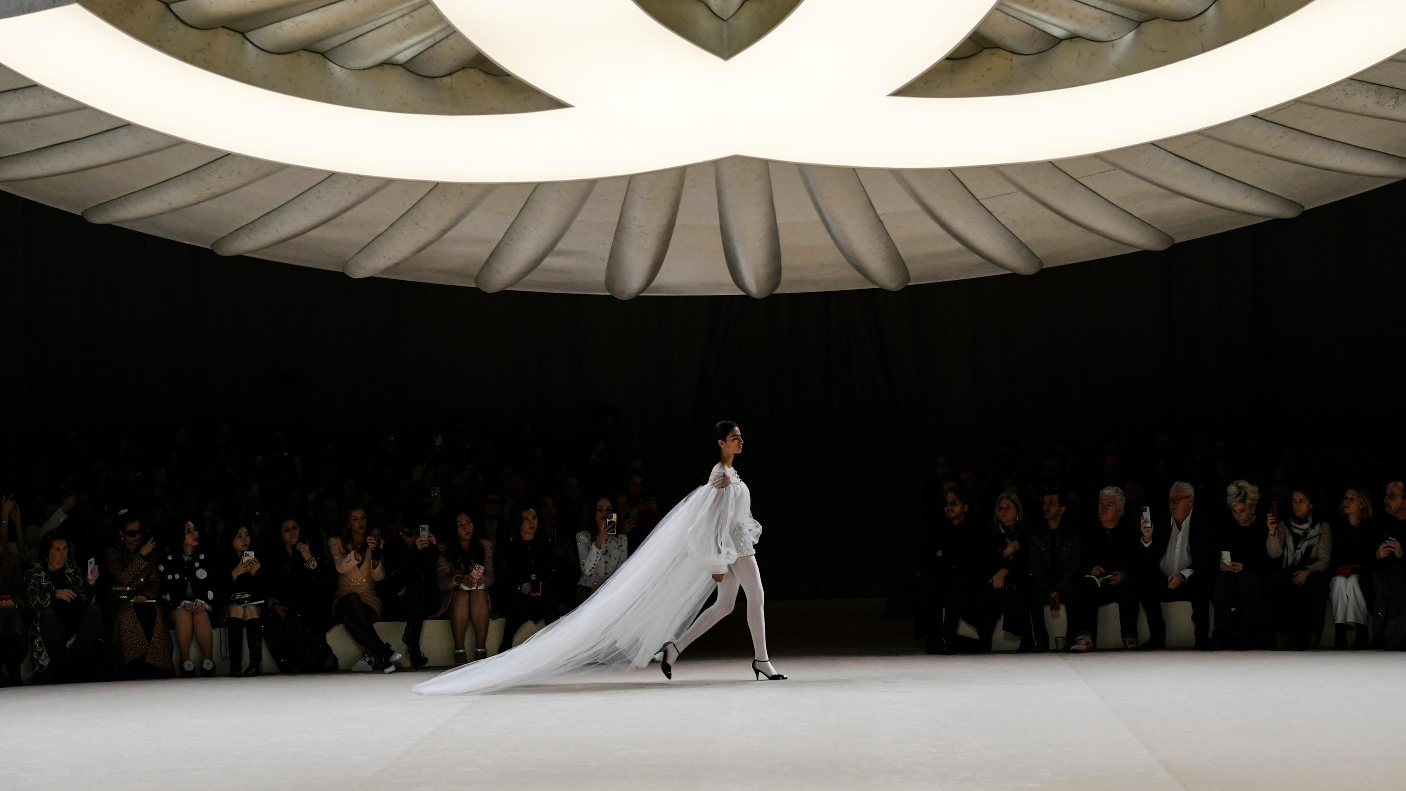 « La haute couture est l’expression de la création à l’état pur, sans contrainte de prix ou de fabrication »