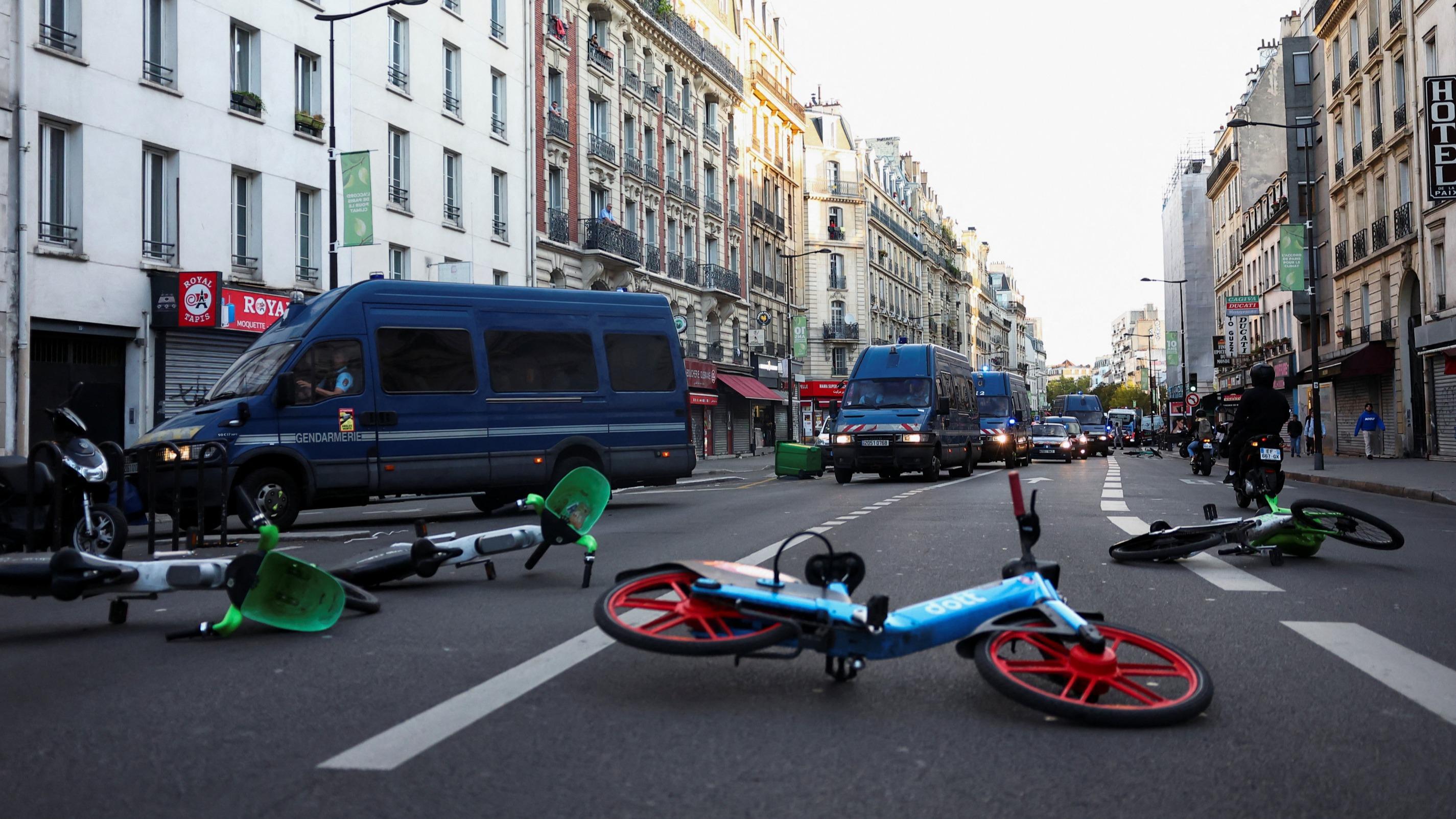 EN DIRECT - Mouvement du 10 septembre : blocages, interpellations, transports... Le point sur la situation à la mi-journée