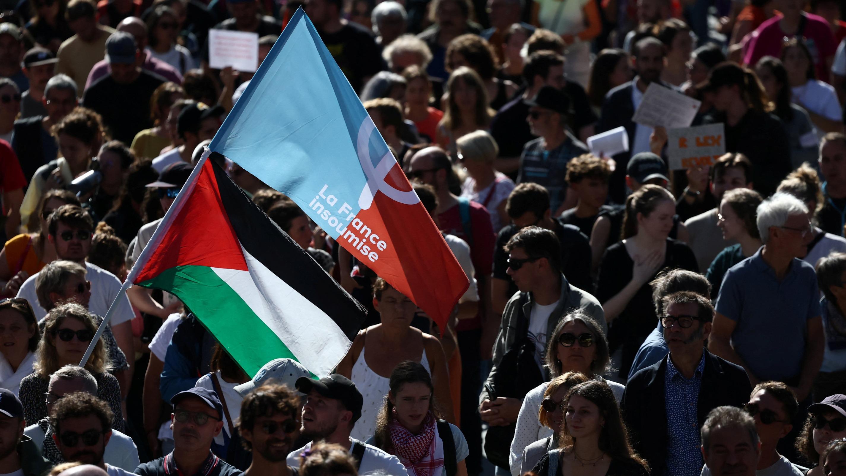 Avec le drapeau palestinien comme nouvel étendard, l’ultragauche surfe sur la fièvre pro-Gaza