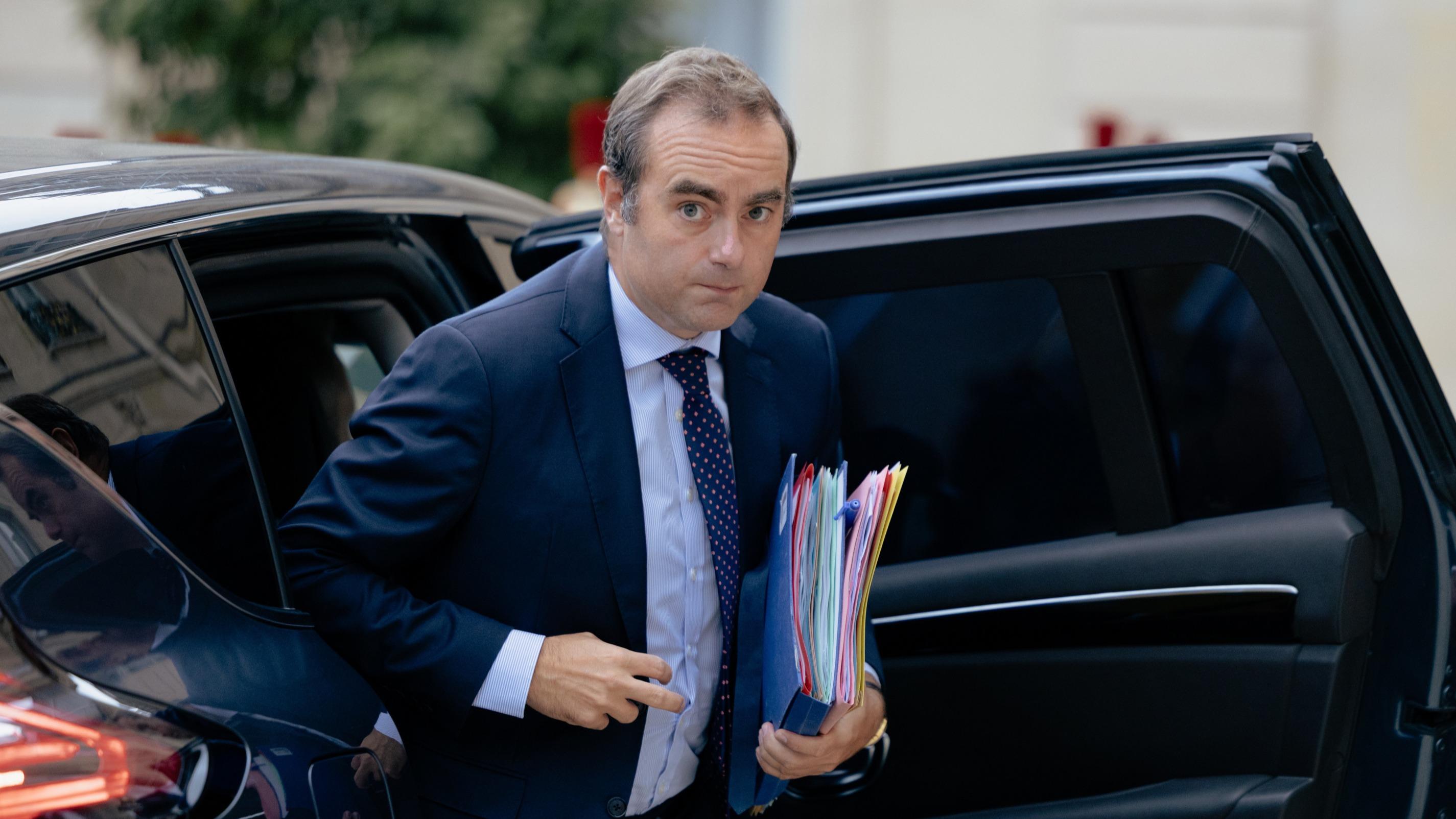 Decentralizzazione in atto: il nuovo primo ministro Sébastien Lecornu annuncia un grande progetto per trasferire competenze ai servizi pubblici locali