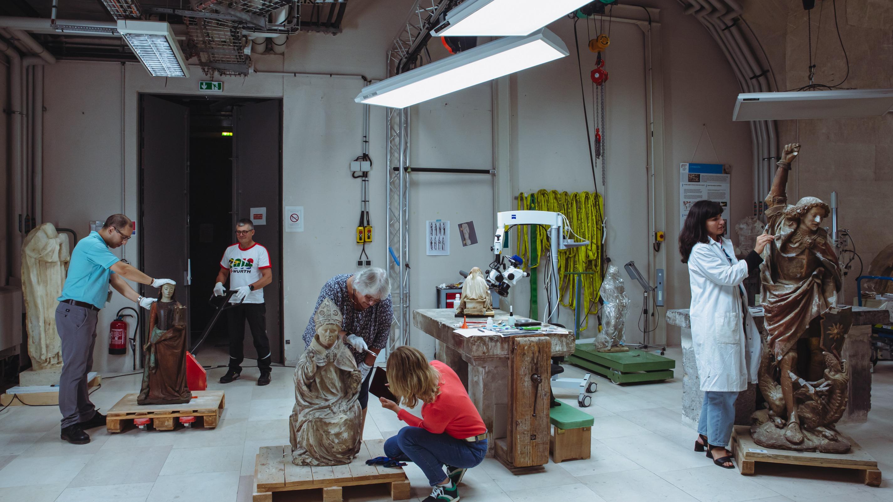 « Un tableau peut craqueler, fendiller, présenter plusieurs couches comme la peau » : comment le centre de restauration des musées de France s’inspire de la cosmétique