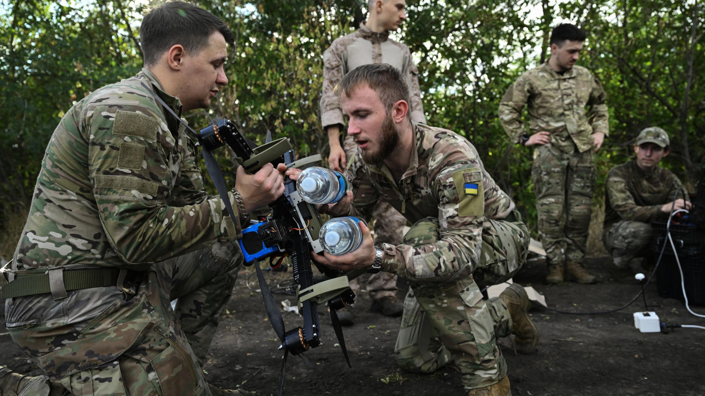 En Ukraine, la course à l’innovation favorise l’attaque dans la guerre des drones