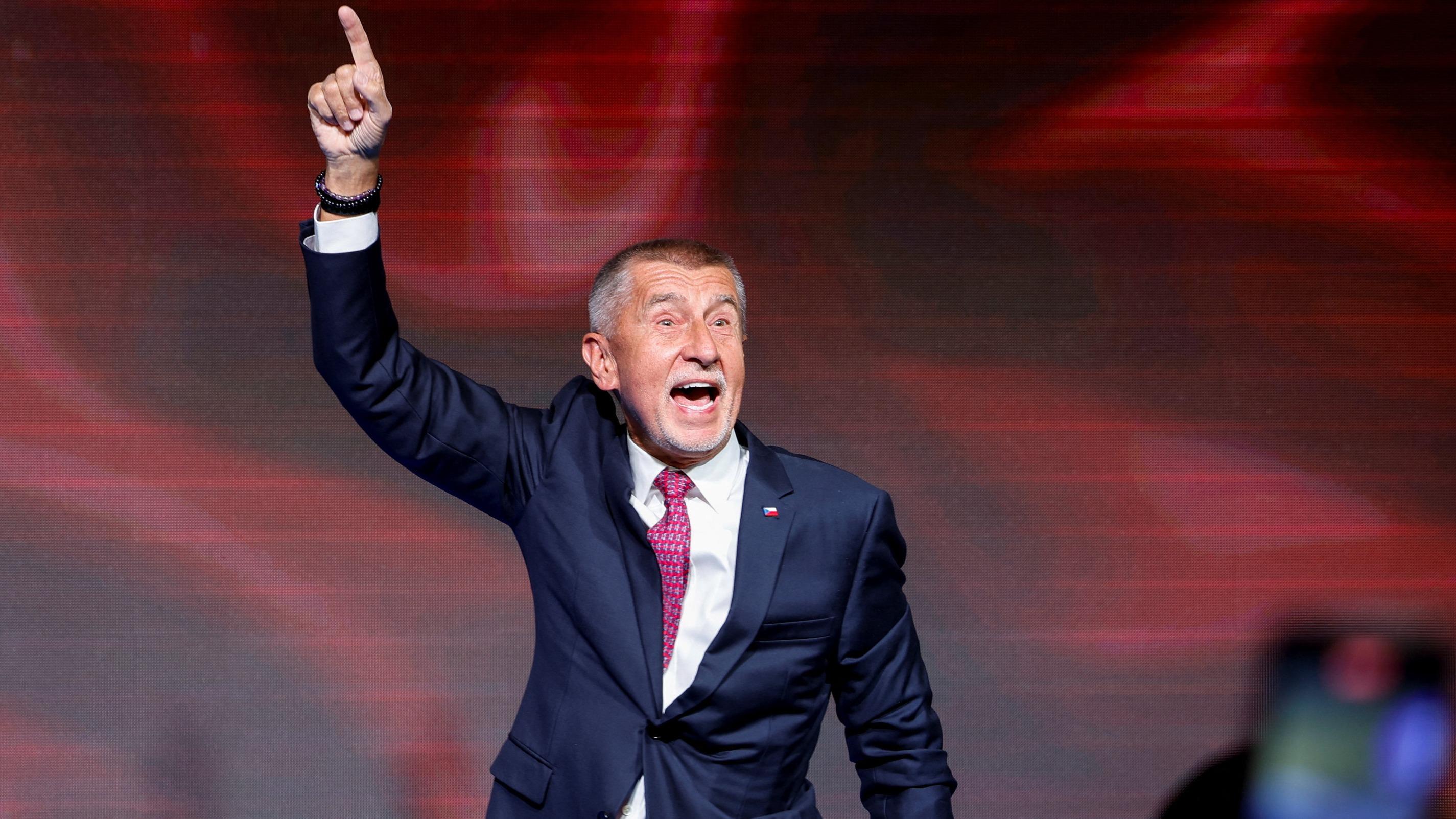 « Je n’y croyais pas » : après sa victoire écrasante aux législatives, Andrej Babiš en passe de reprendre le pouvoir en Tchéquie