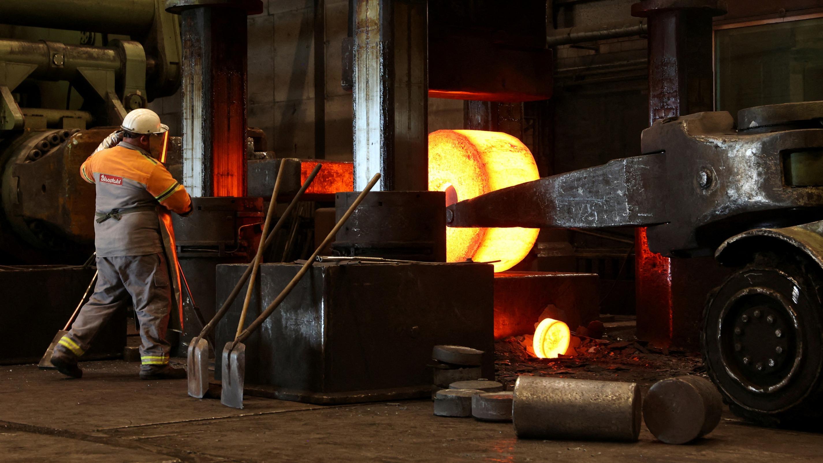 'SSave our steel mills and our jobs': the EU will double its tariffs on steel