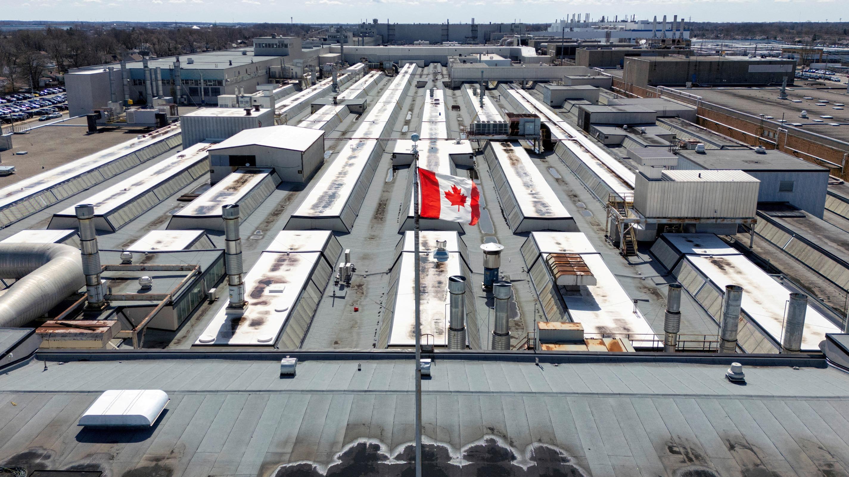 Automobile : pourquoi le Canada impose-t-il des restrictions à Stellantis et General Motors ?