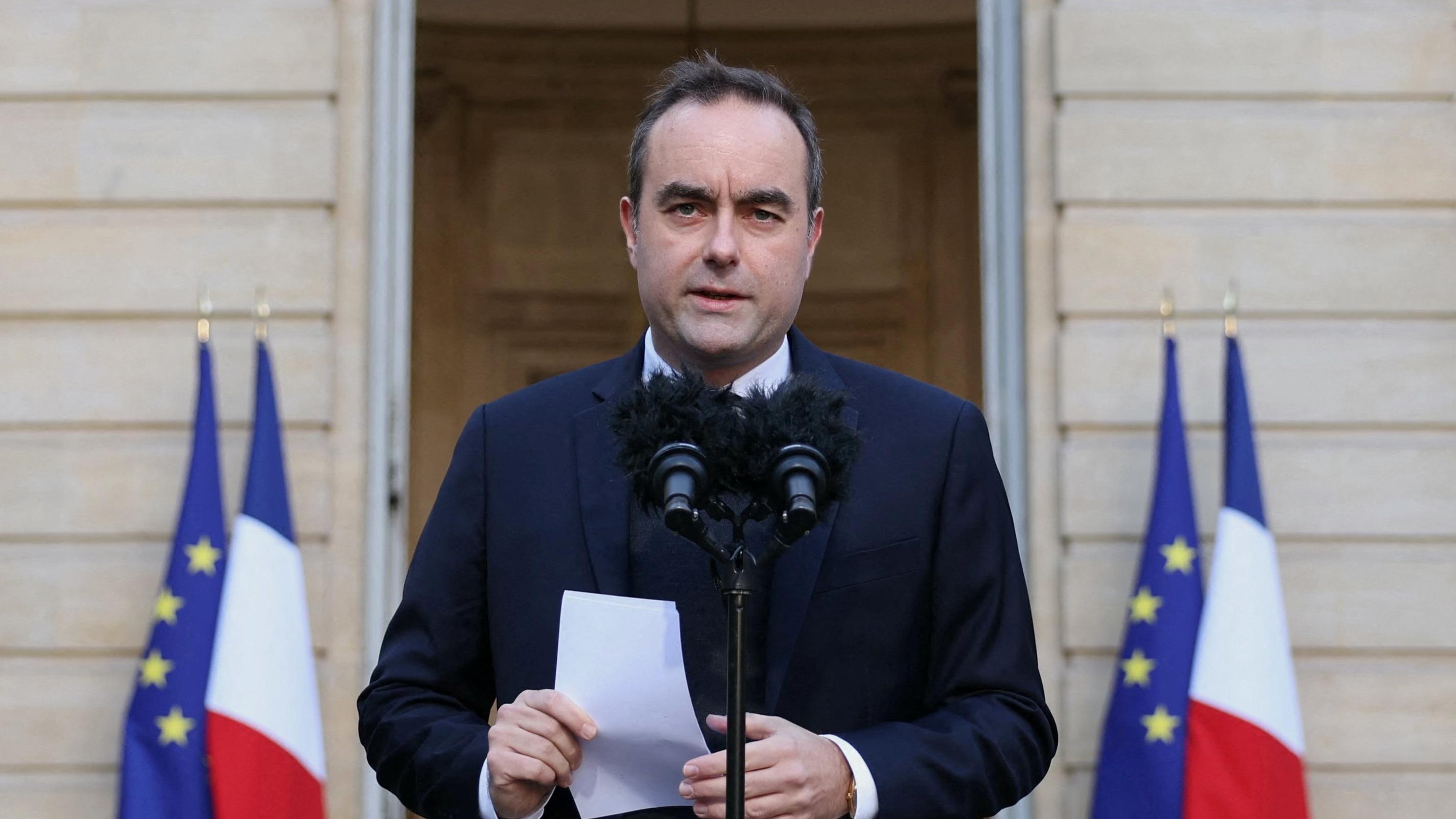 Il Primo Ministro ricomprende il ruolo di Ministro delle Armi per mettere in evidenza la difesa e salvaguardare il bilancio