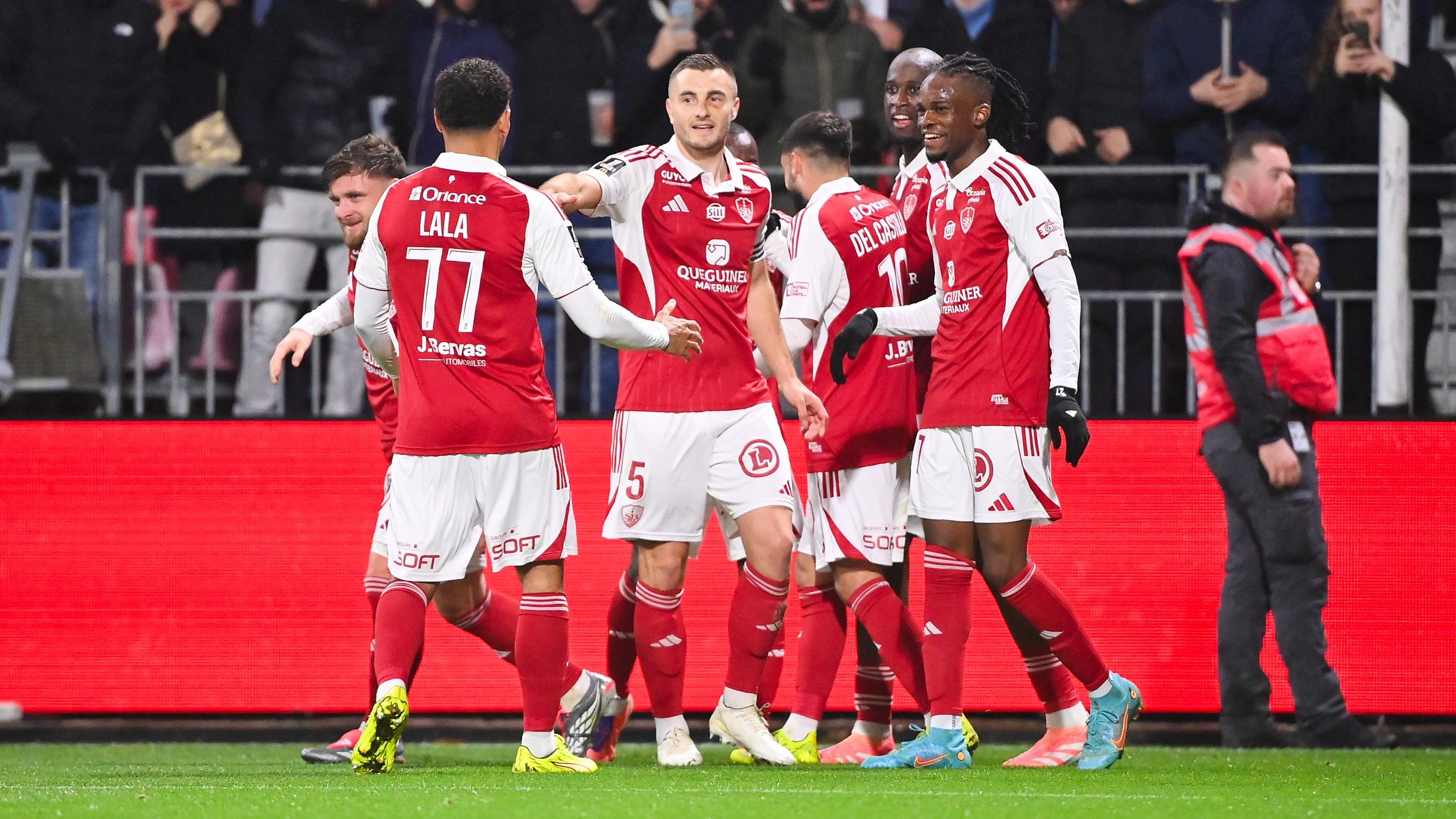 Ligue 1 : malgré une infériorité, Brest s'impose face à Monaco et enchaîne un troisième succès